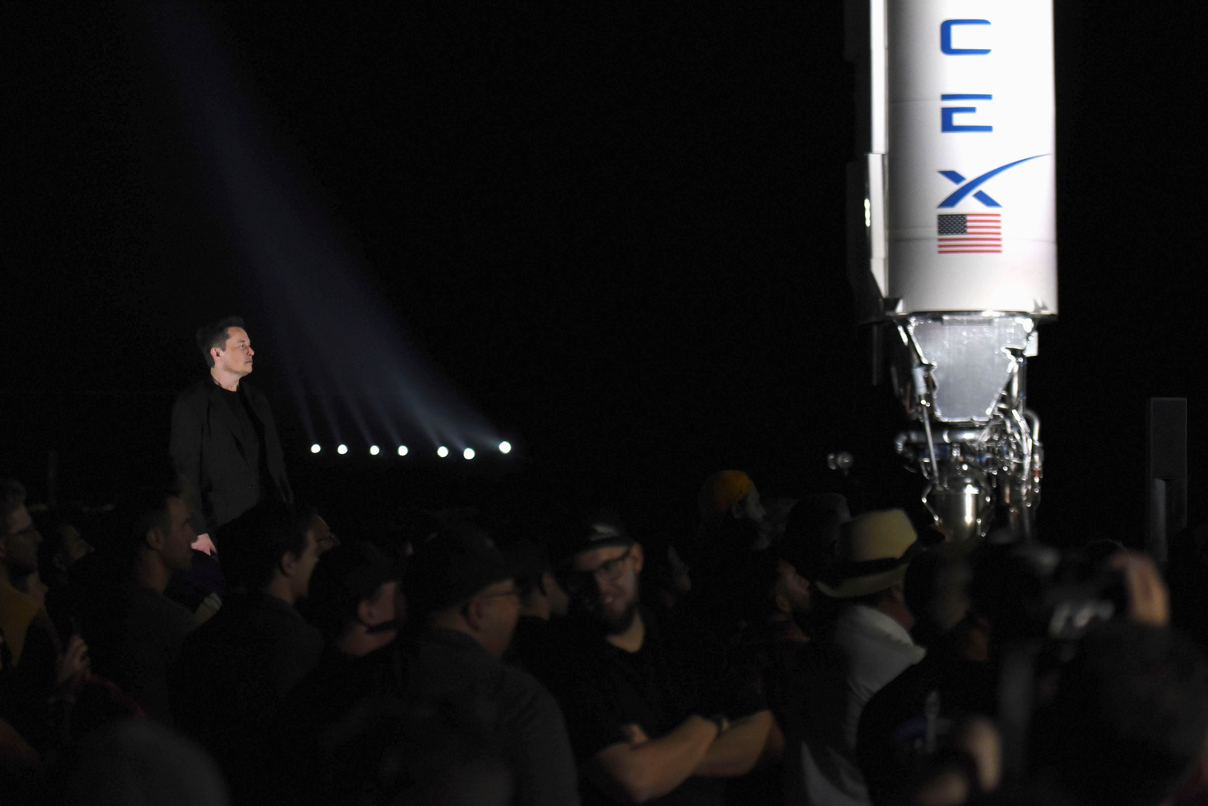 Elon Musk, CEO de SpaceX, en la instalación de lanzamiento Starbase en Texas (EE. UU.).
