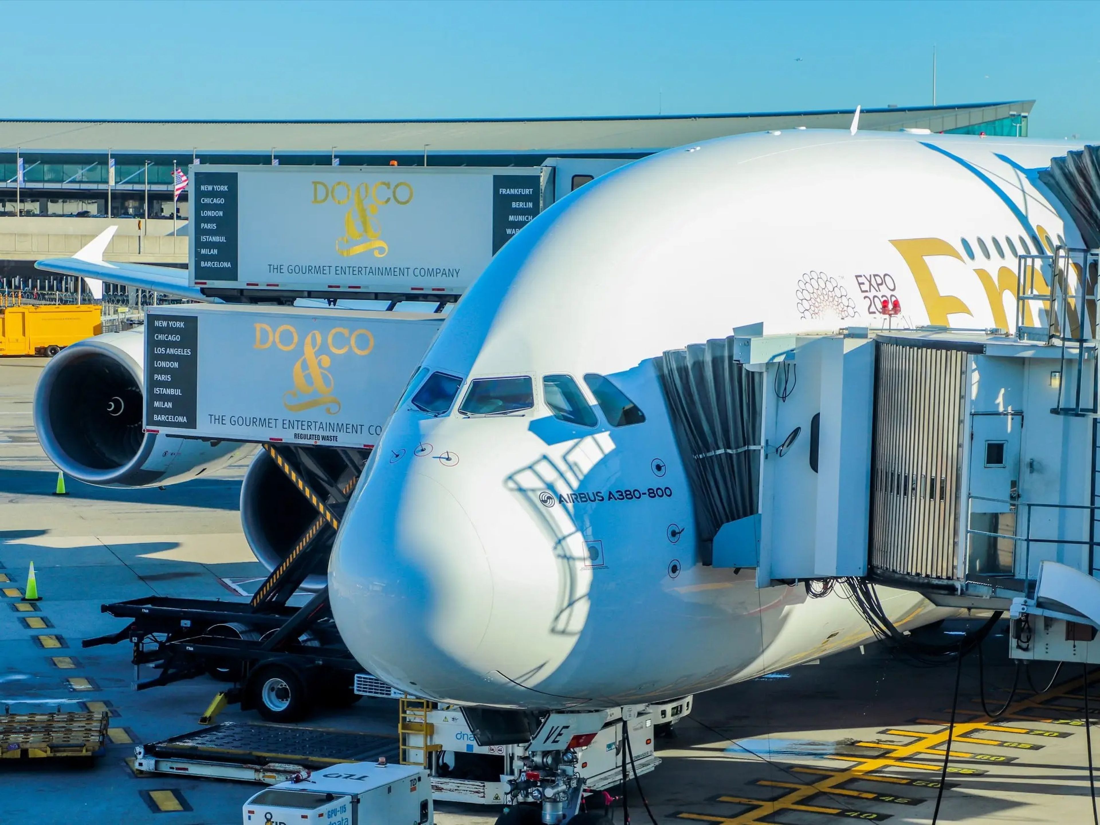 Volando en un A380 de Emirates de Nueva York a Dubai.