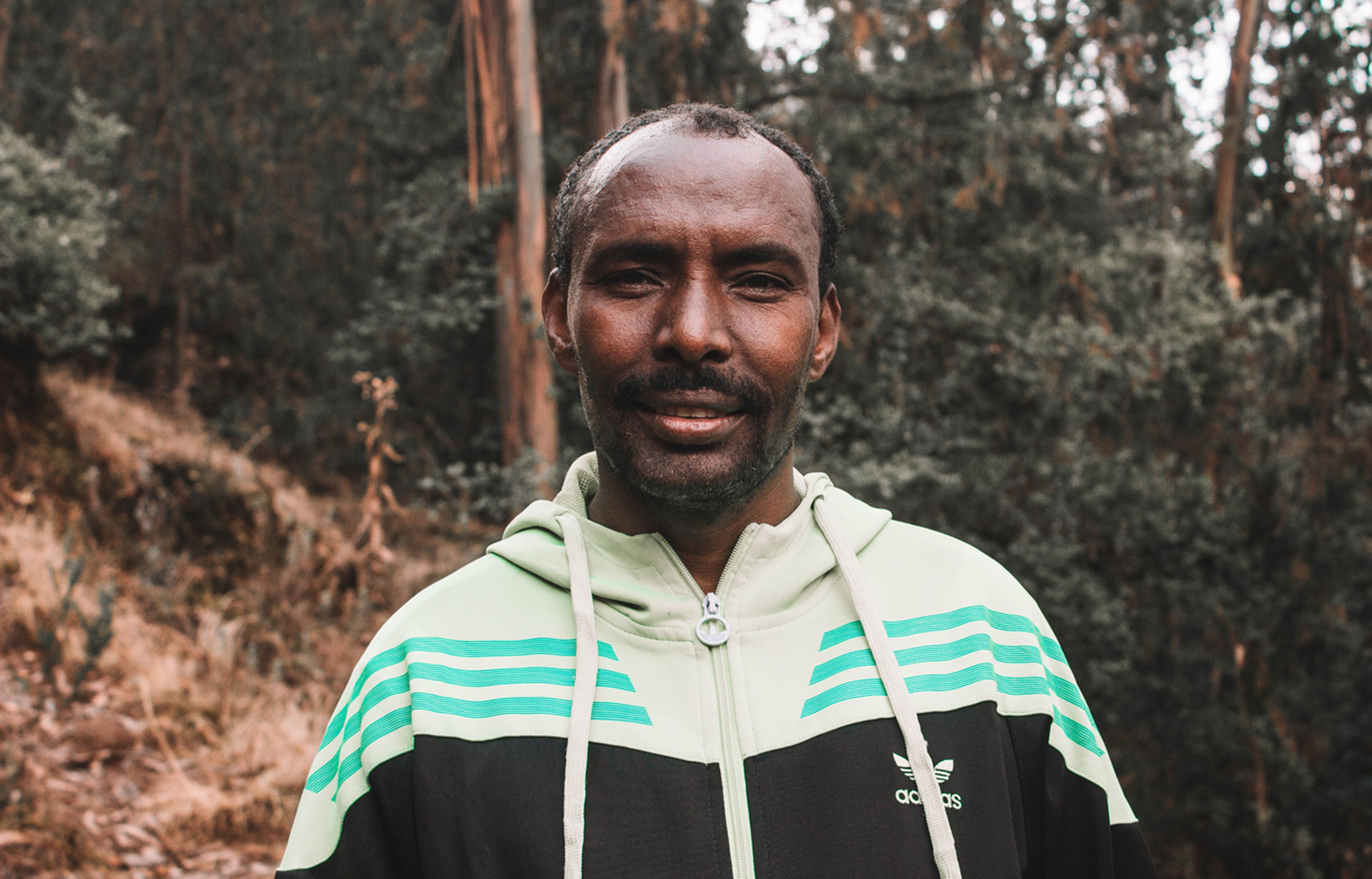 Demesse Tefera, entrenador del equipo, en Monte Entoto (Etiopía) después de entreno (2018)