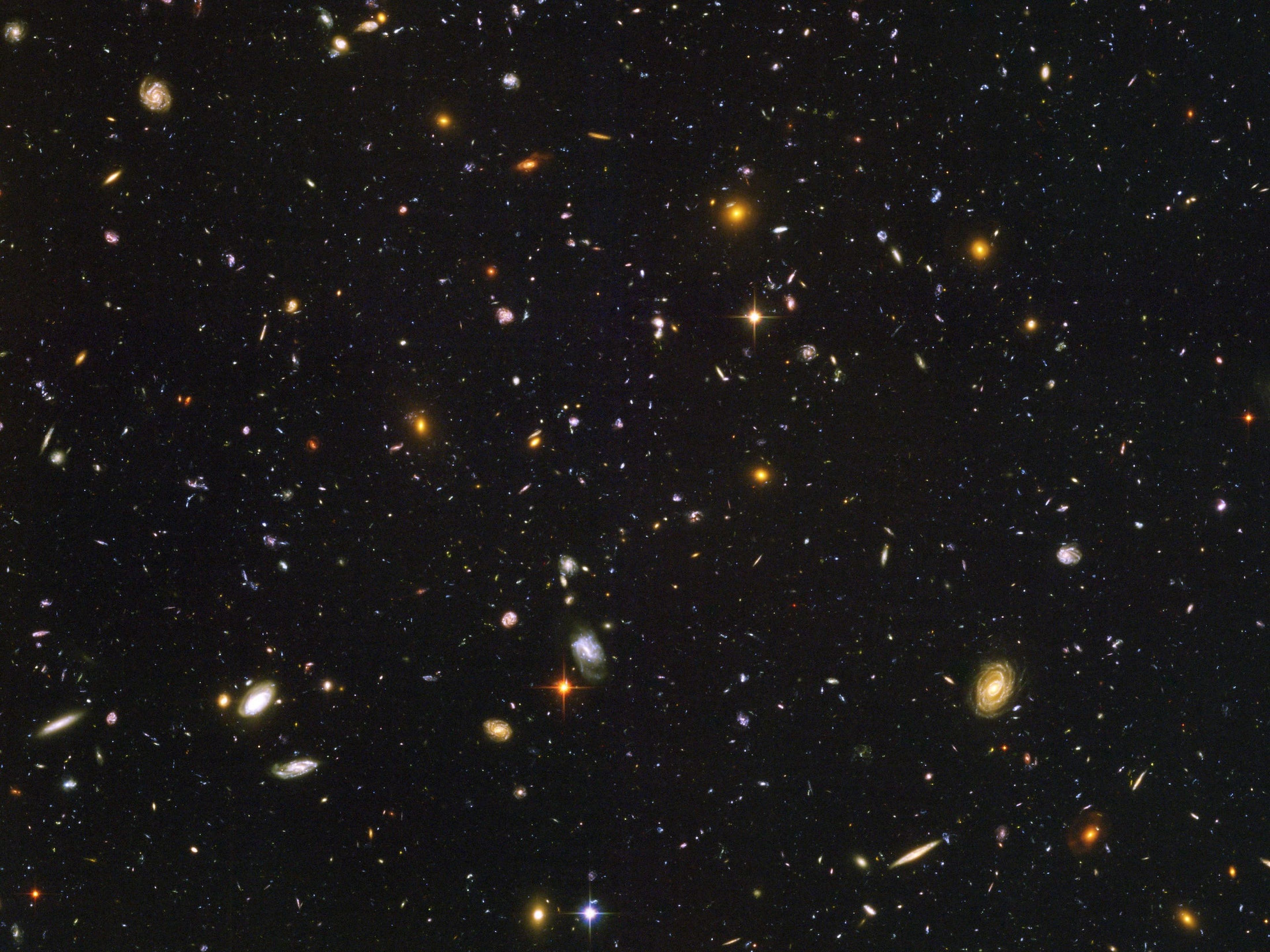 Esta imagen, denominada Campo Ultra Profundo del Hubble, es la más profunda del cosmos en luz visible. Incluye casi 10.000 galaxias