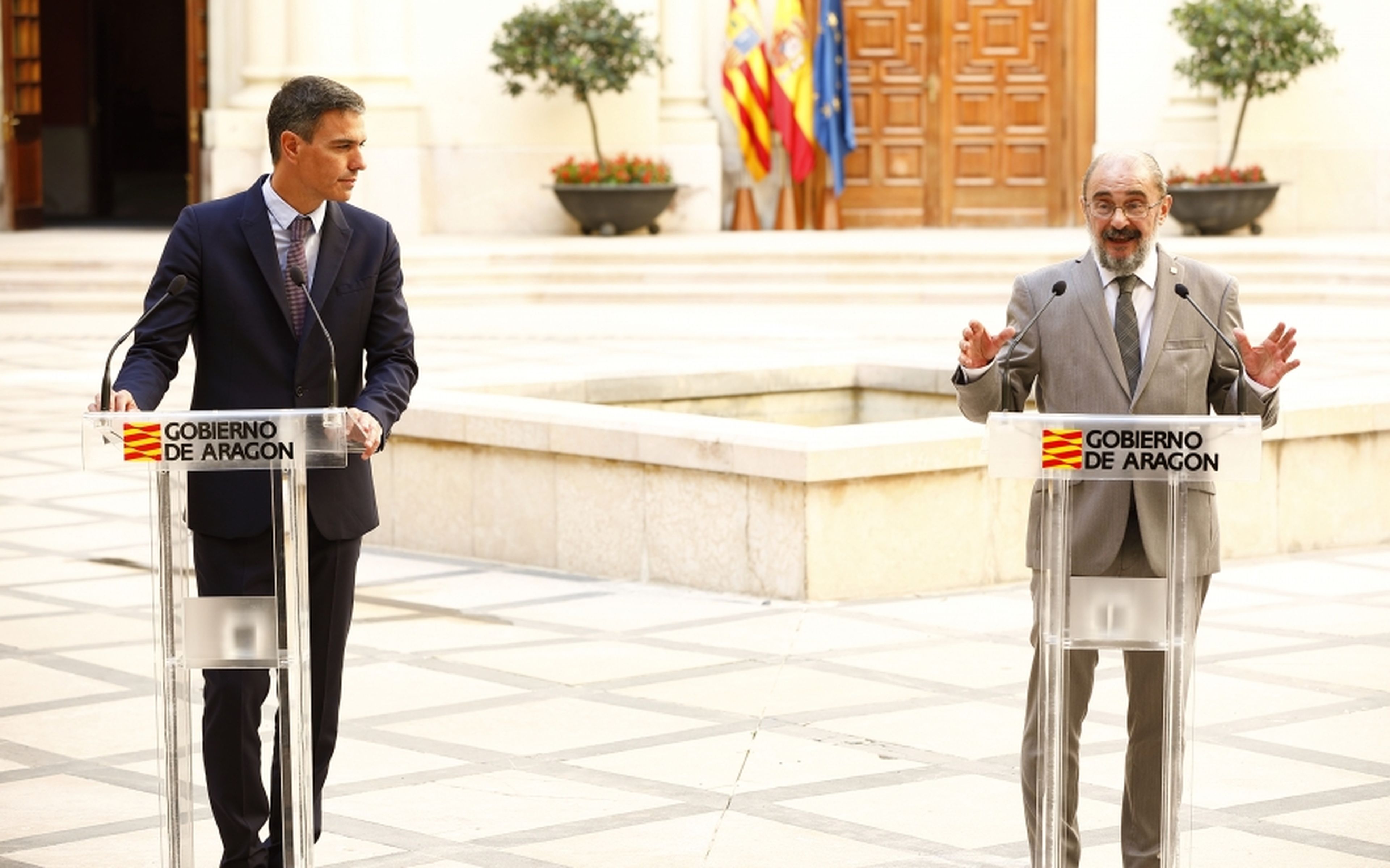 Pedro Sánchez, presidente de España, y Javier Lambán, presidente de Aragón.