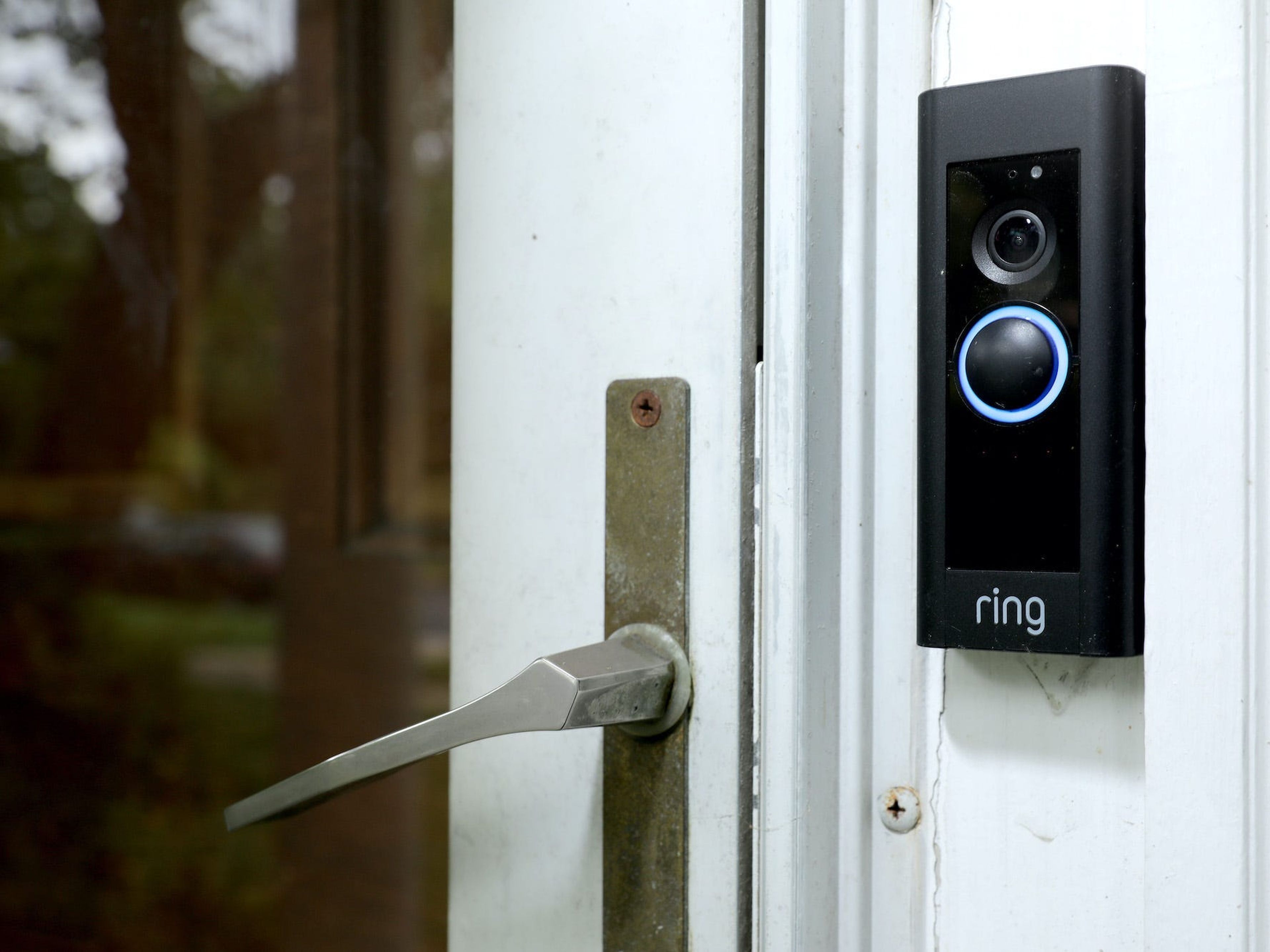 Un dispositivo de Ring (Amazon) que funciona como timbre y lleva incorporado una cámara.