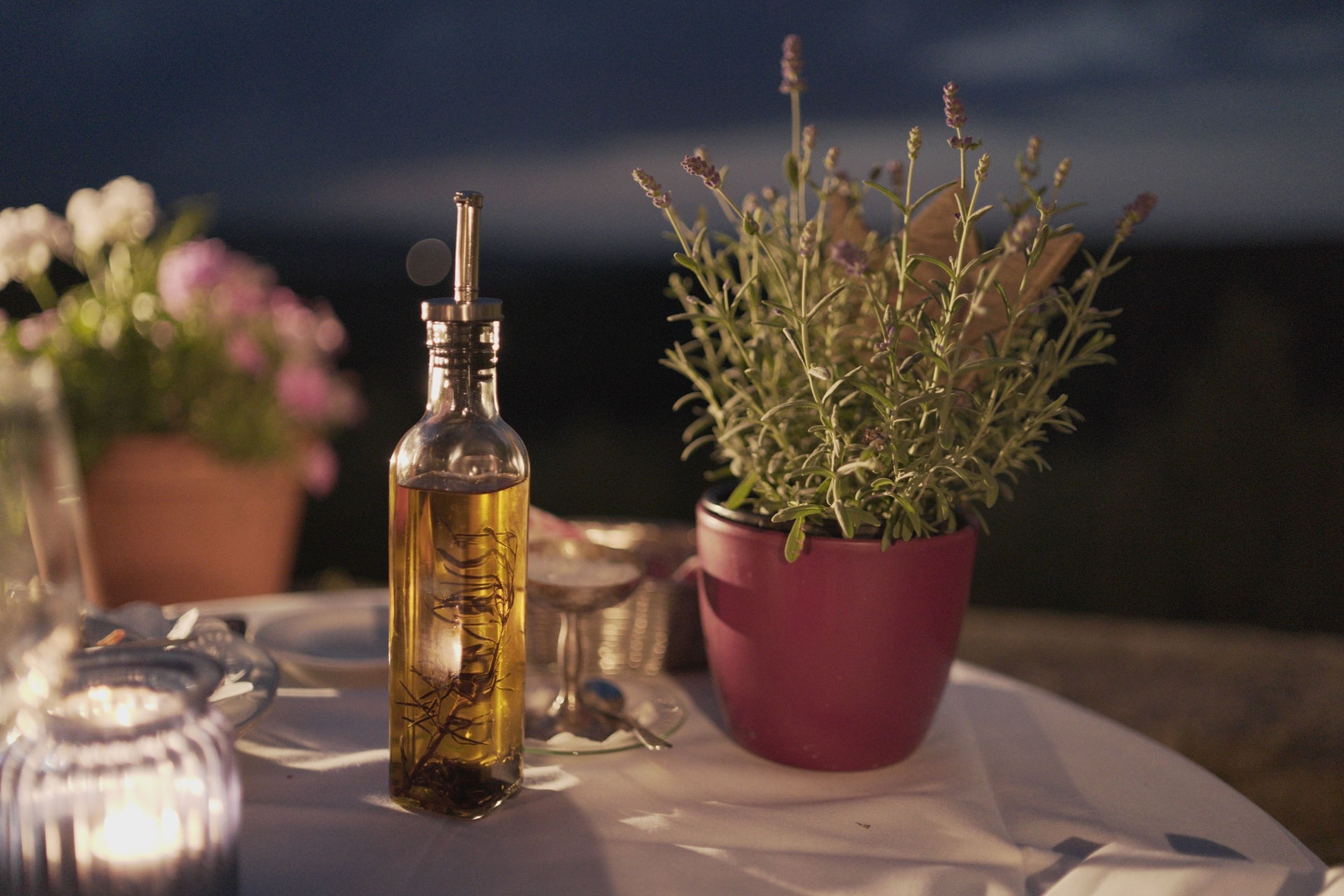 El aceite de oliva y las especias son un sello indispensable de la dieta mediterránea en Icaria.