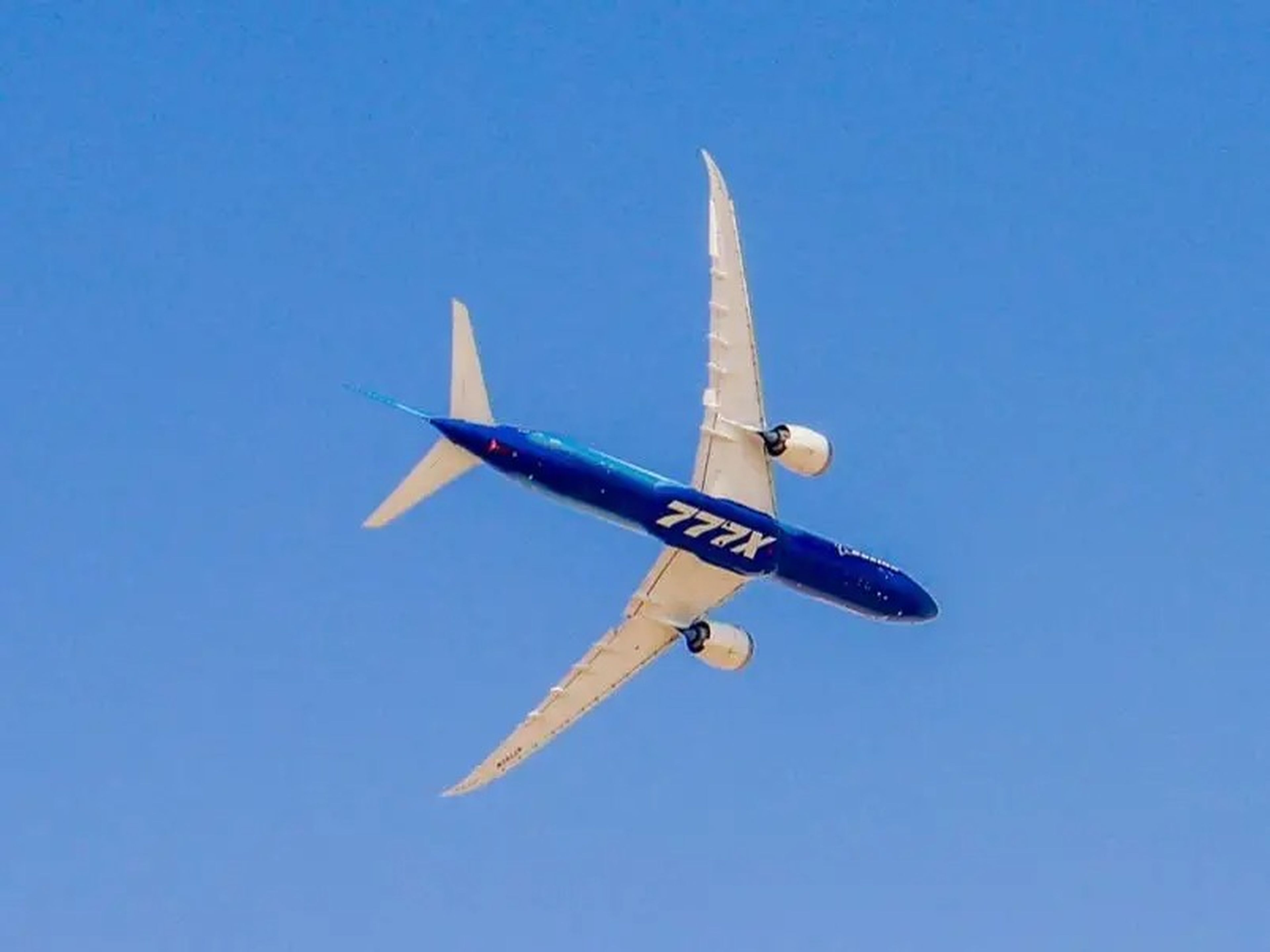 El Boeing 777X en el Salón Aeronáutico de Dubai 2021.
