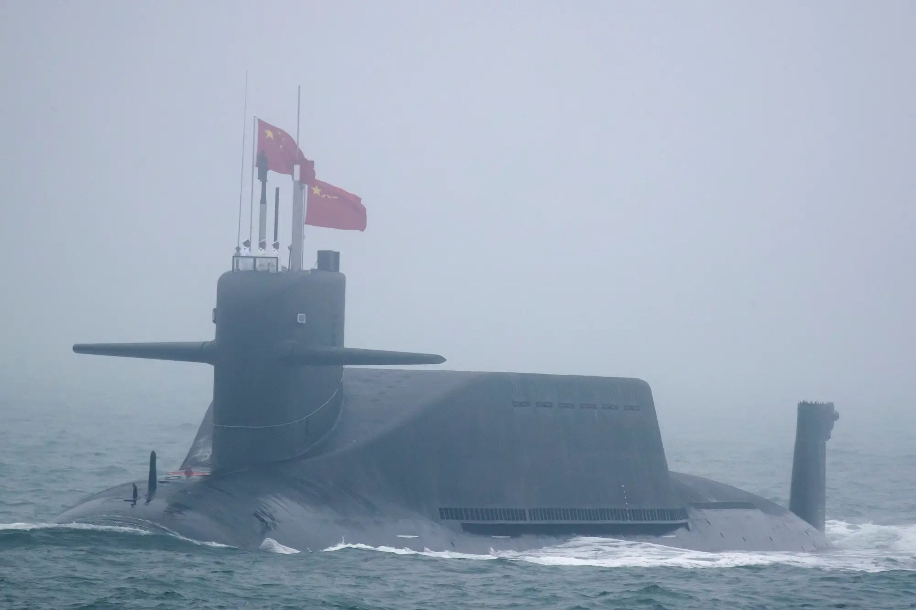 Un submarino Tipo 094A clase Jin cerca de Qingdao en la provincia de Shandong el 23 de abril de 2019.