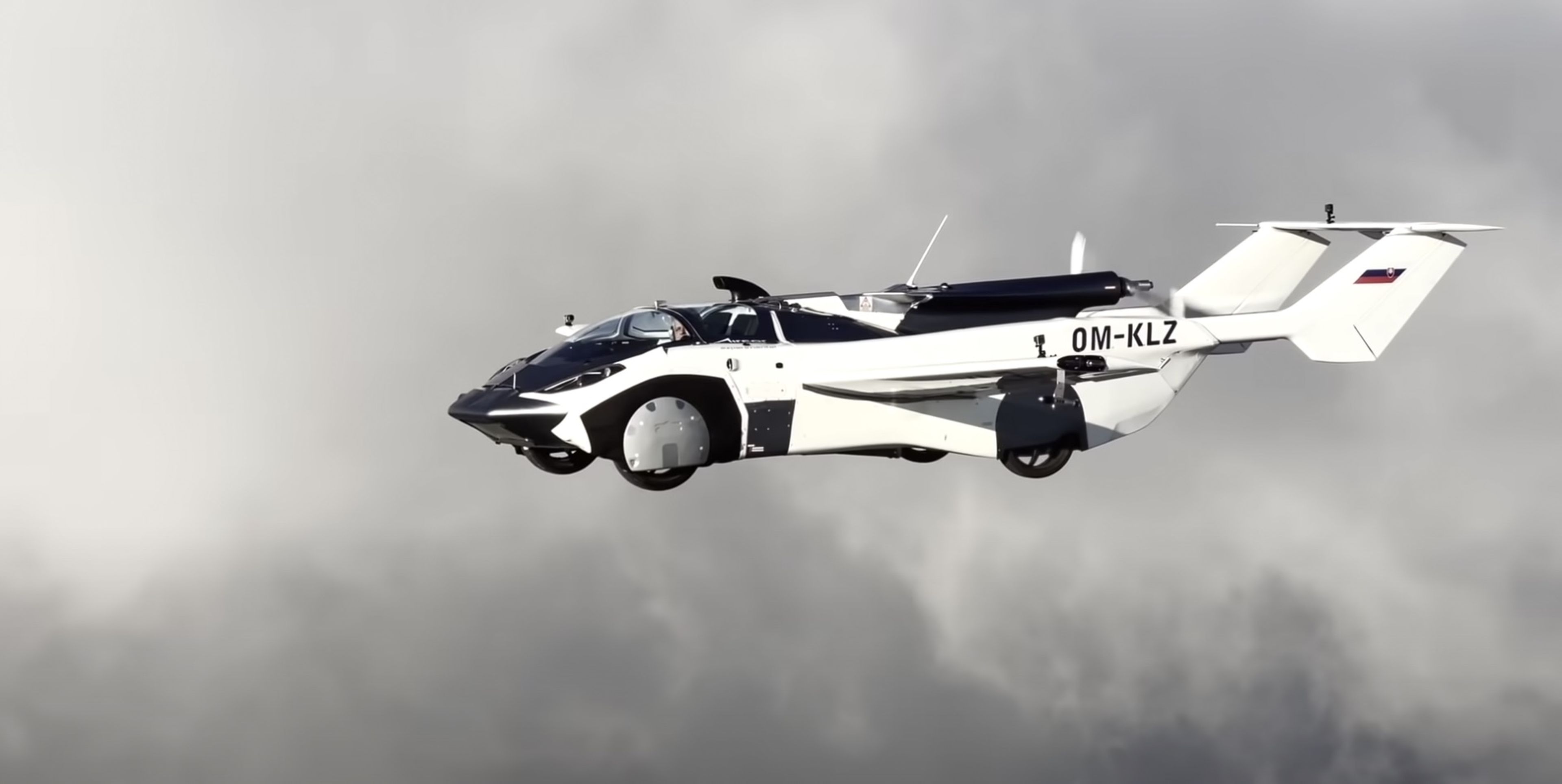 El coche híbrido volador AirCar
