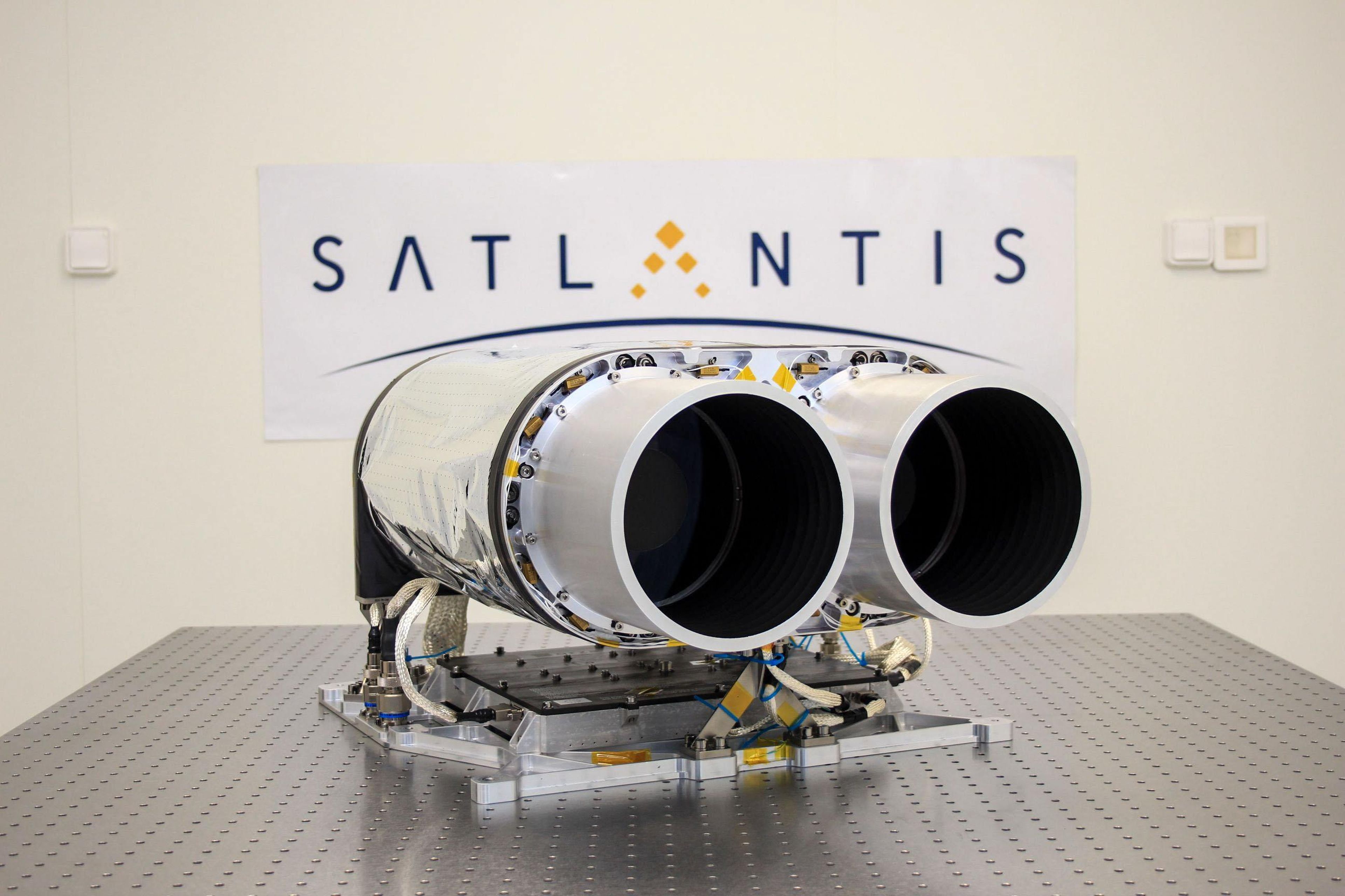 Las gafas de Satlantis en colaboración con la NASA.
