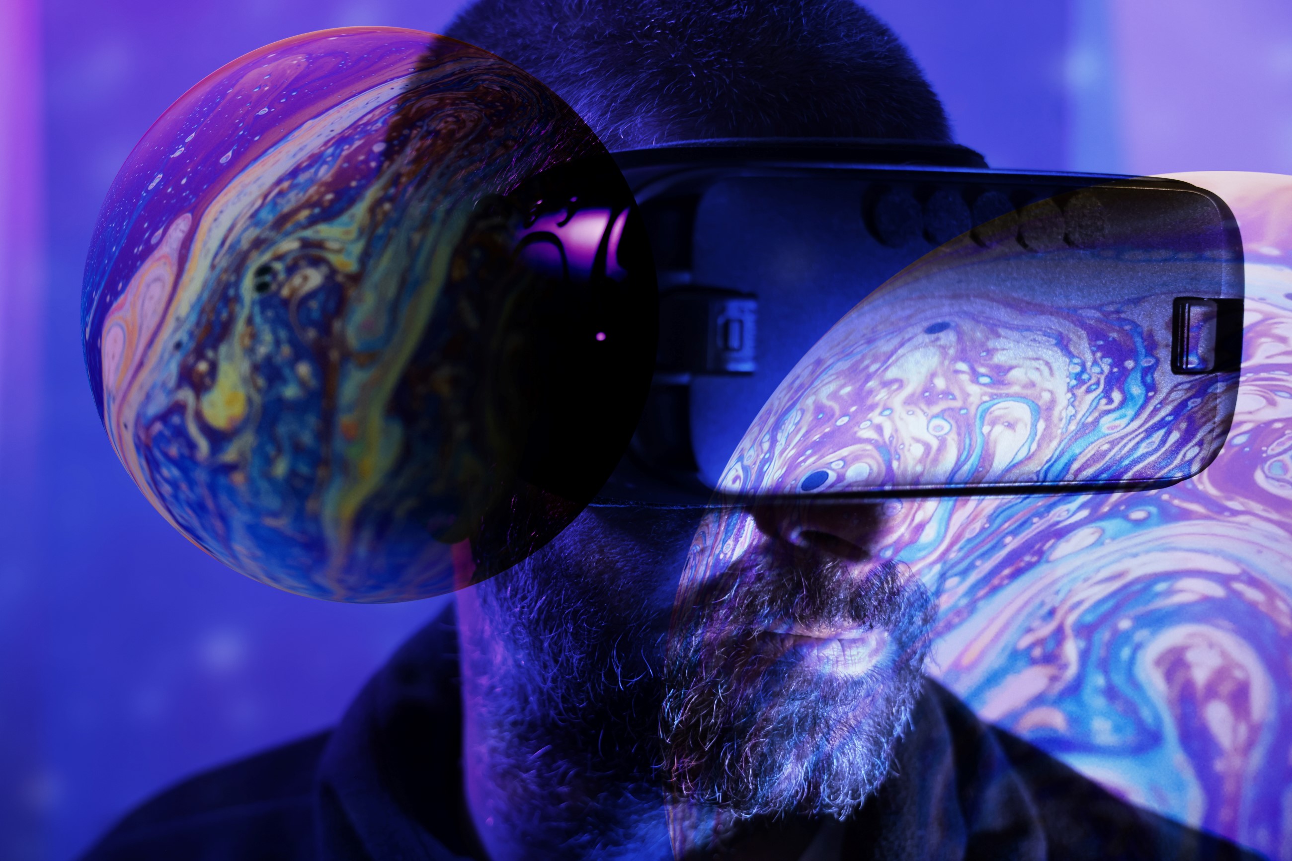 Preparándonos para el metaverso: funda de móvil se transforma en gafas de realidad  virtual