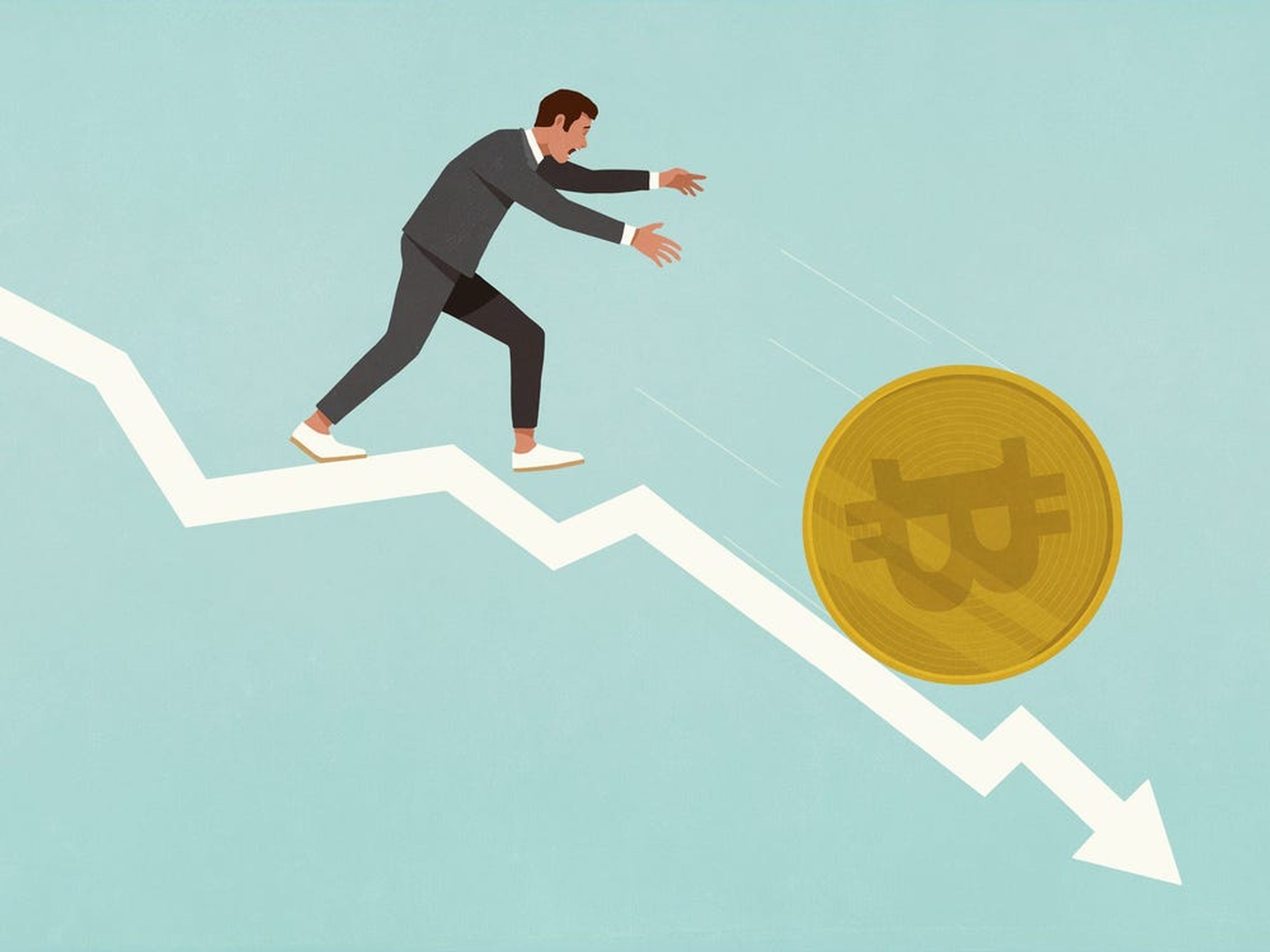Hombre persiguiendo el bitcoin sobre una flecha descendente