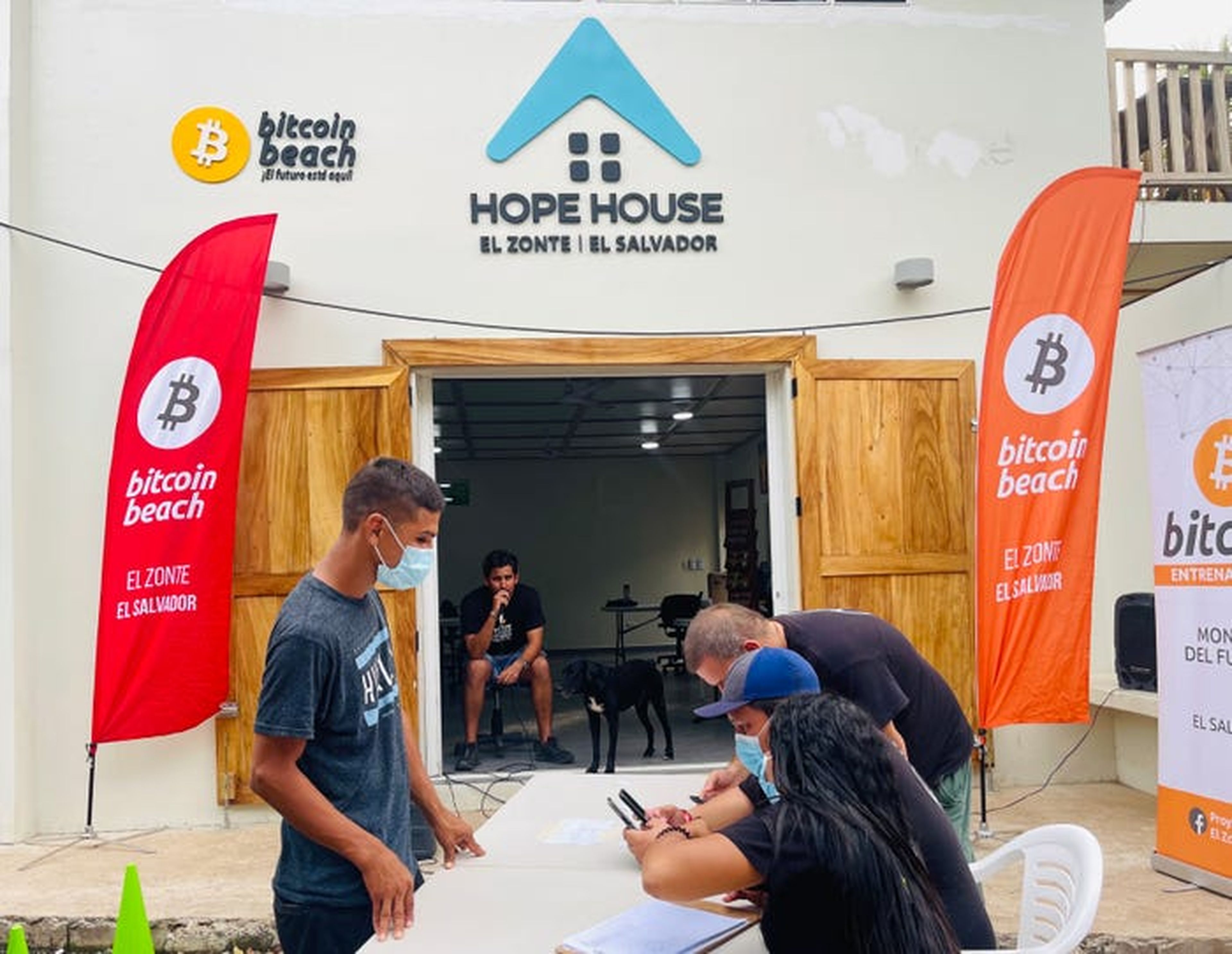 Hope House, un "espacio de trabajo compartido" en Bitcoin Beach.