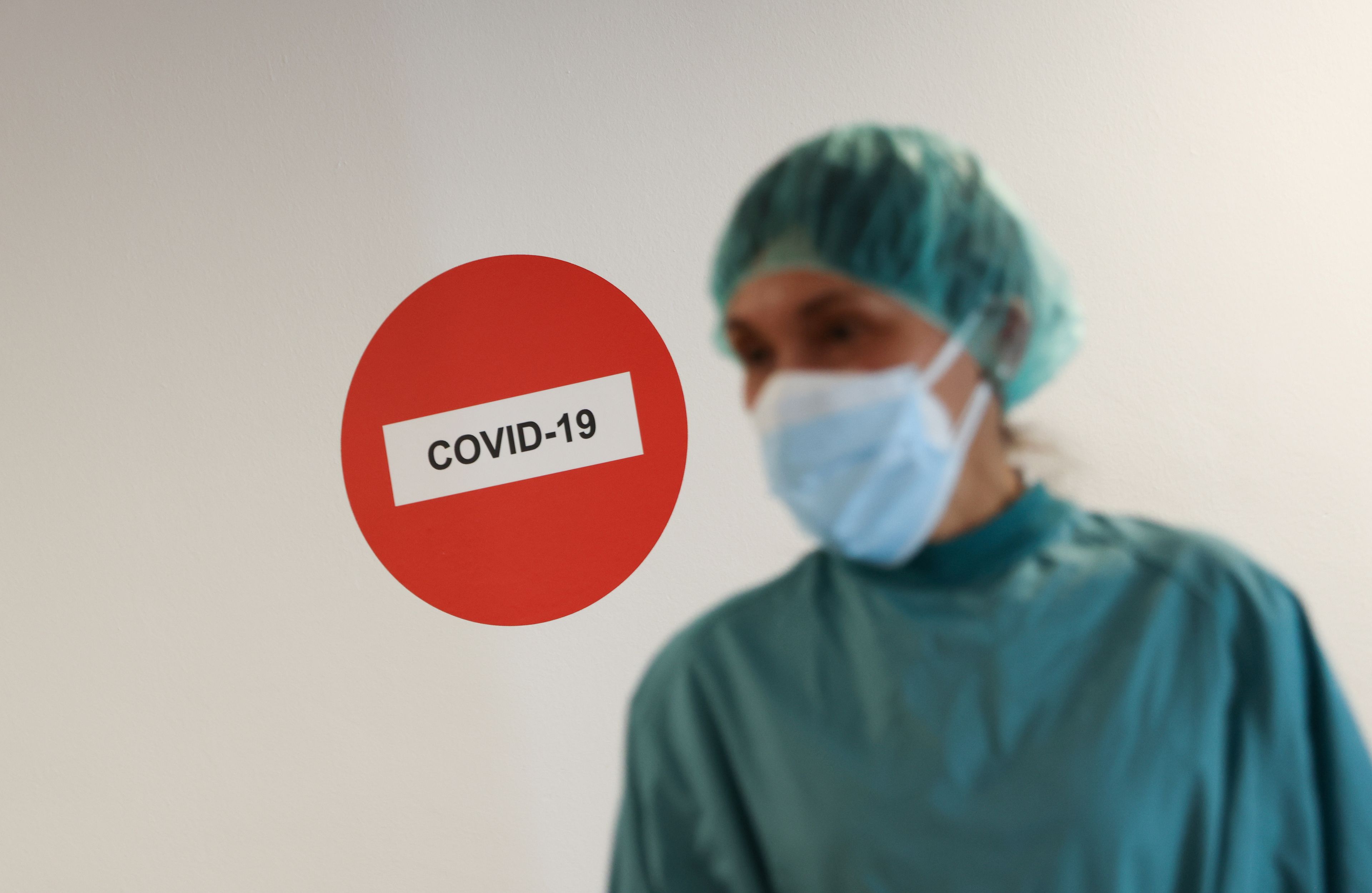 Primeros casos de flurona detectados en Cataluña: qué debes saber sobre esta doble infección de COVID-19 y gripe