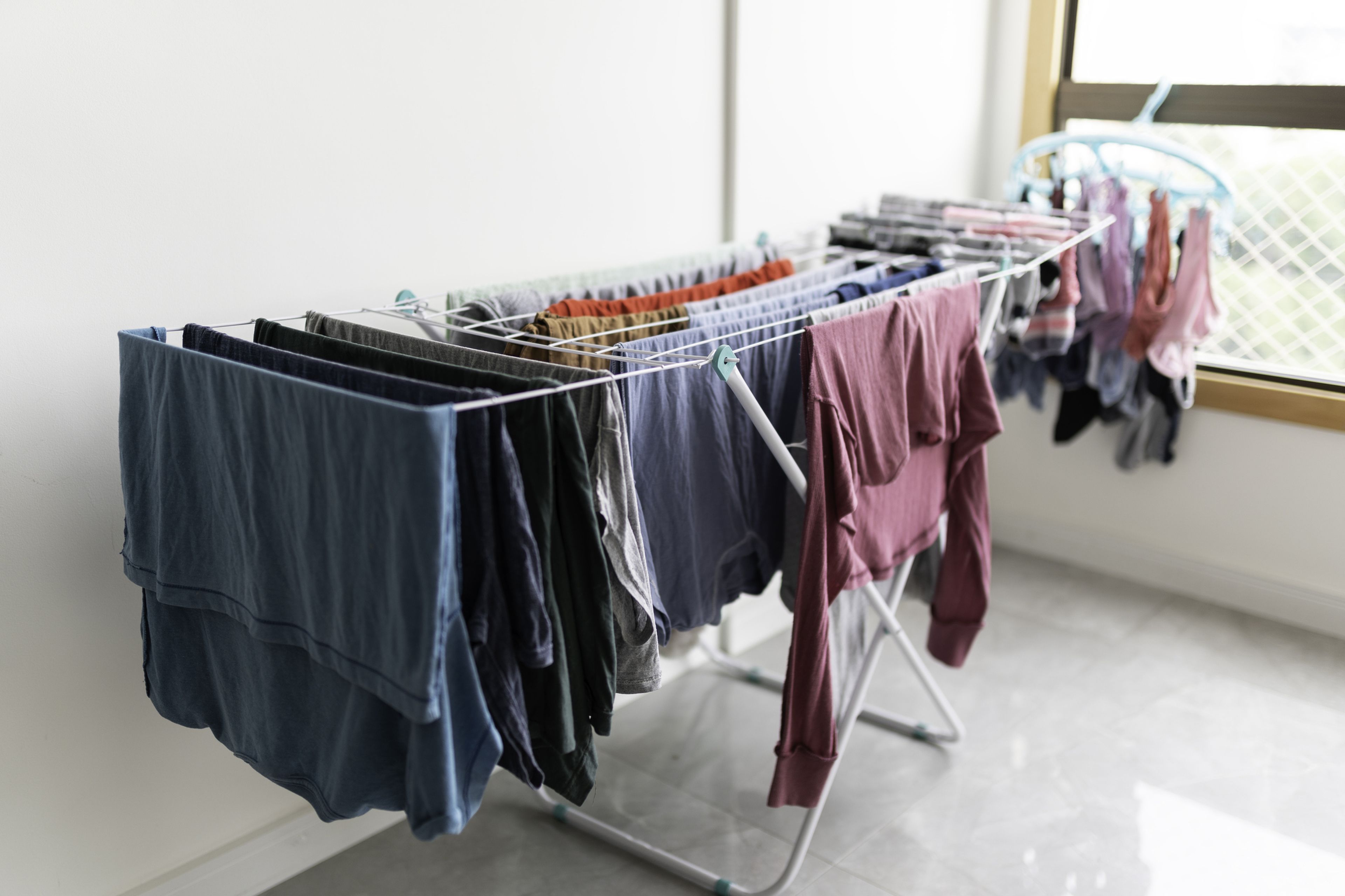 Carrefour acaba con la humedad en la ropa: el tendedero eléctrico