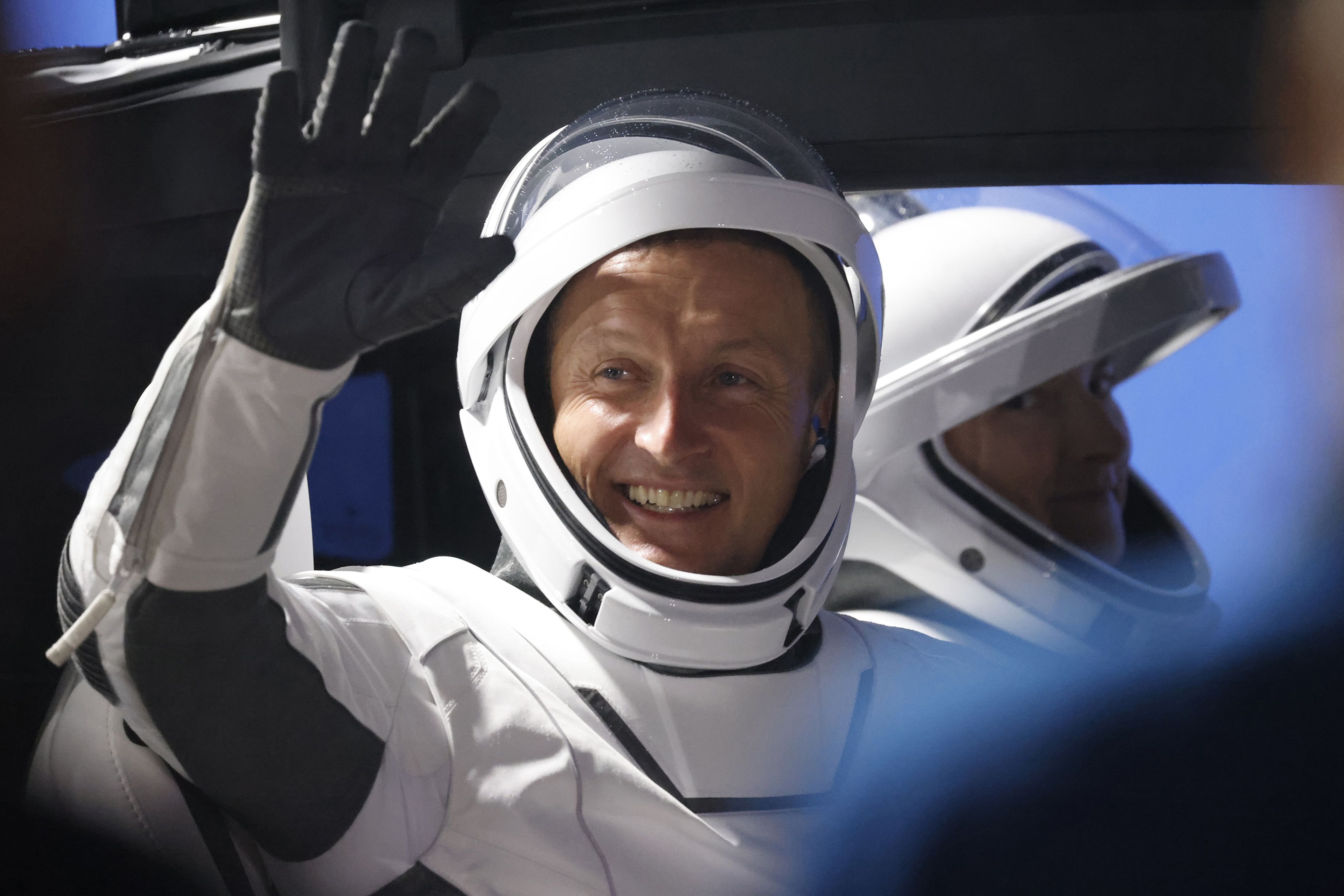Astronauta saludando