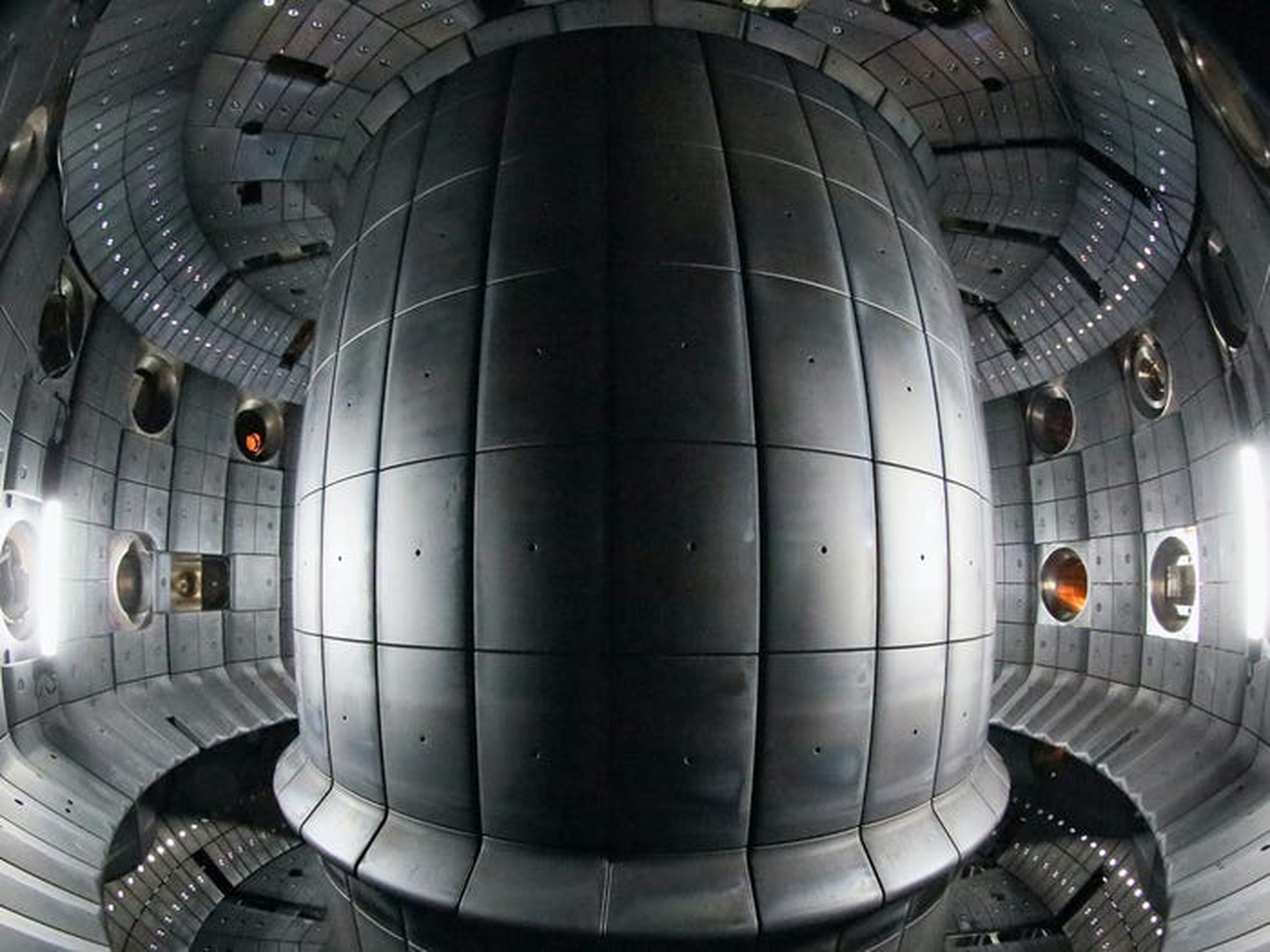 Una cámara de fusión nuclear o dispositivo tokamak.