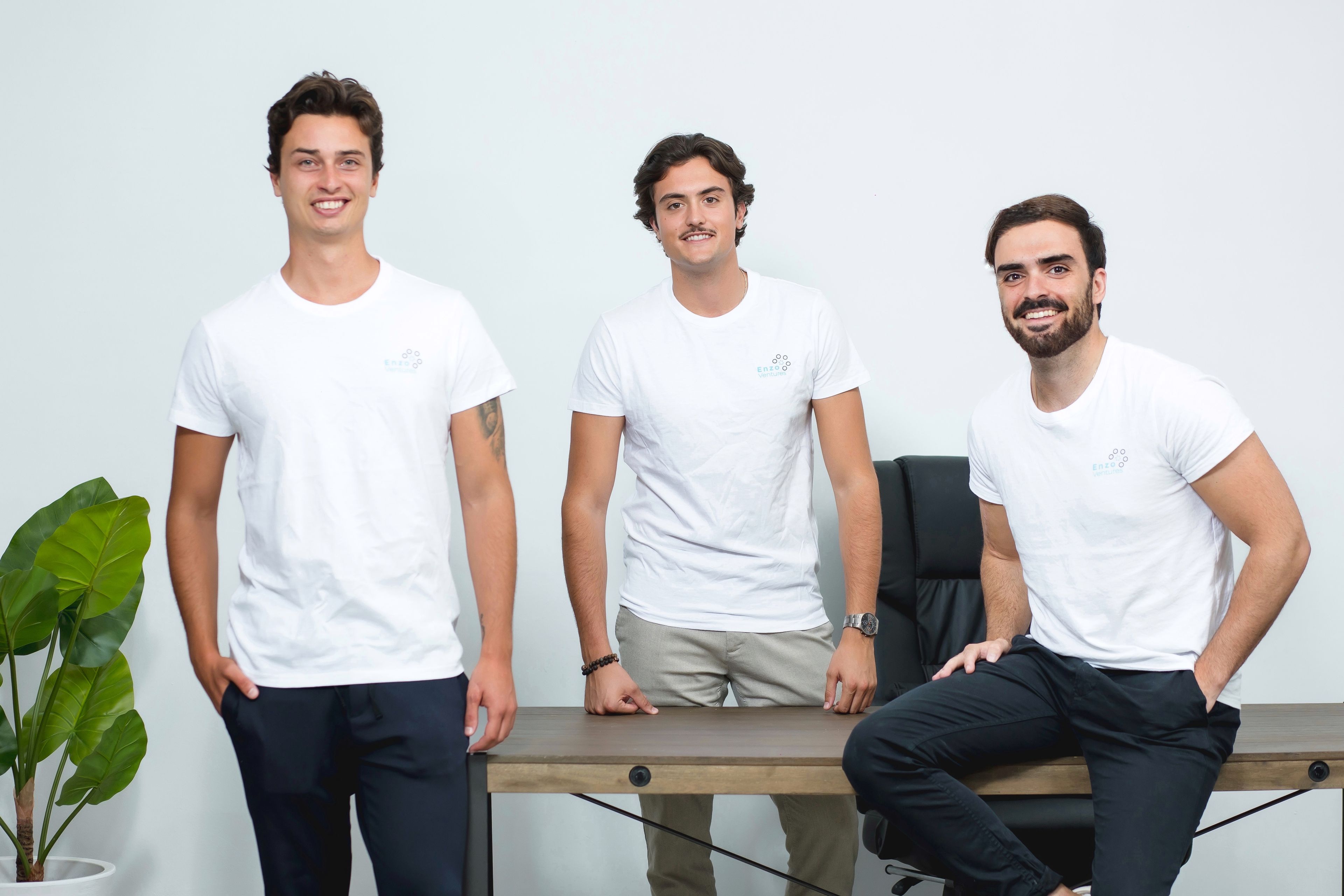 Los cofundadores de Enzo Ventures Markus Törstedt (i), Iván Fernández (c) y Edgar Vicente (d).