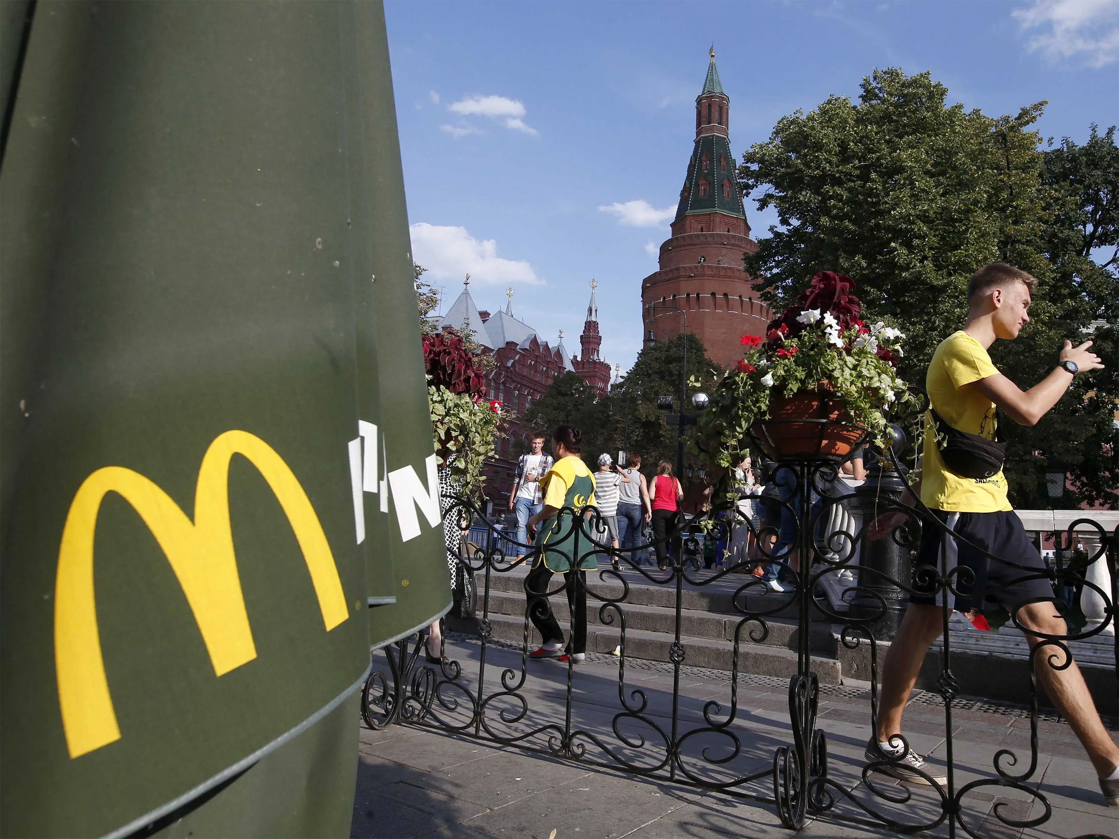 Algunos locales de McDonald's en Rusia siguen abiertos.