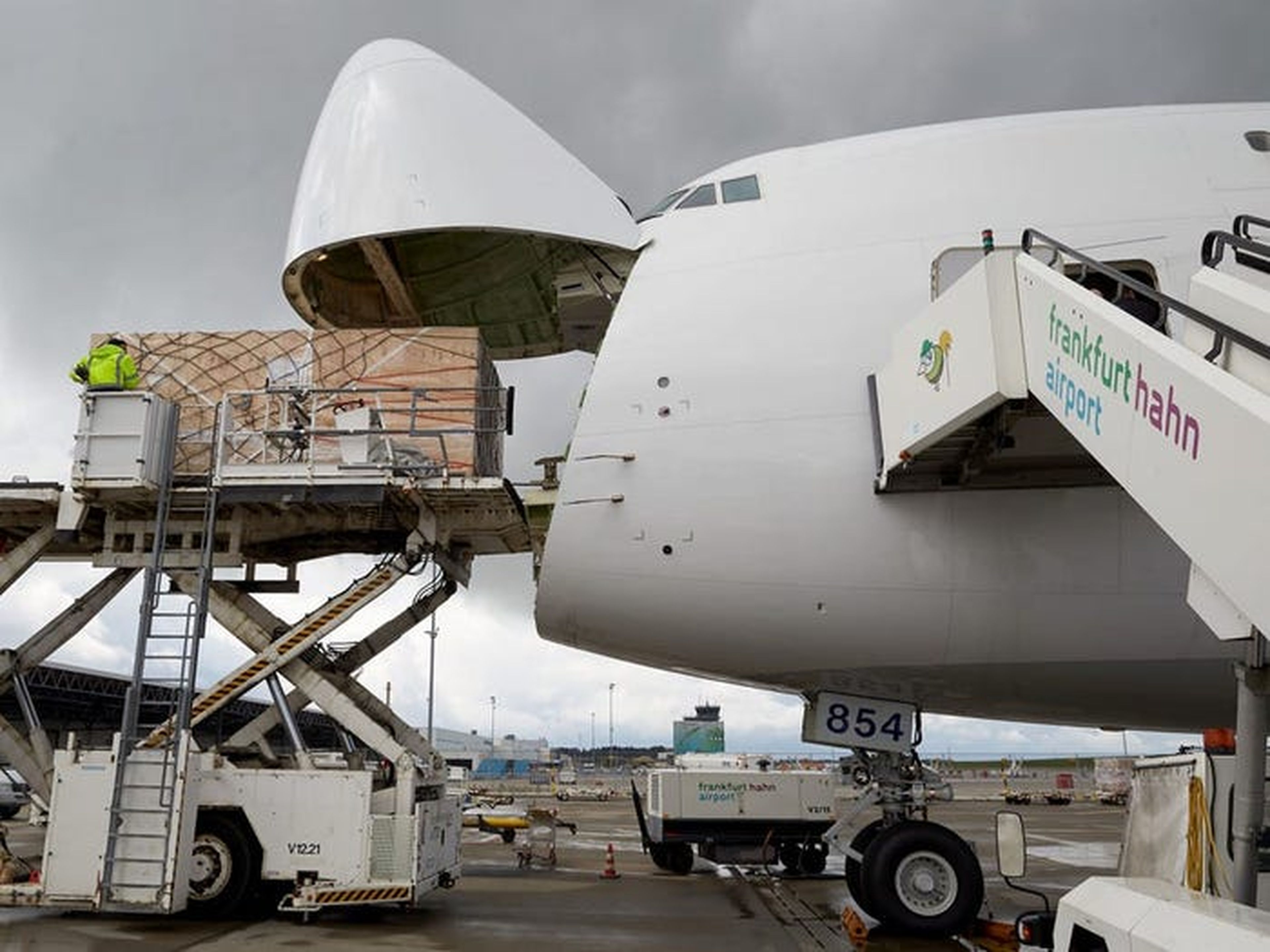 La demanda de carga aérea aumentó un 6,9% en 2021 con respecto a 2019 en medio de una crisis del transporte marítimo.
