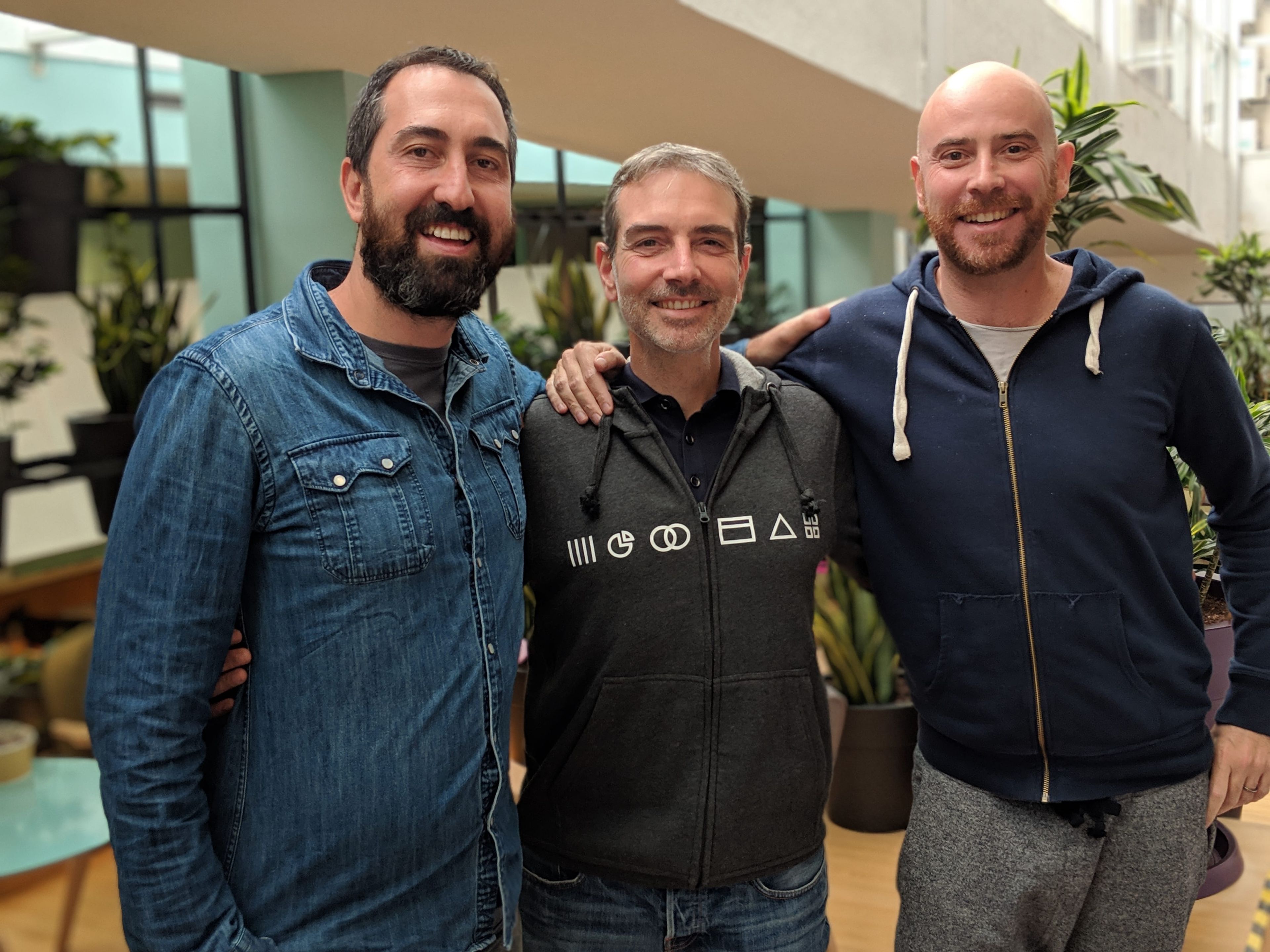 Robert Muñoz (i), Joaquim Lechà (c) y David Okuniev, cofundadores de Typeform.