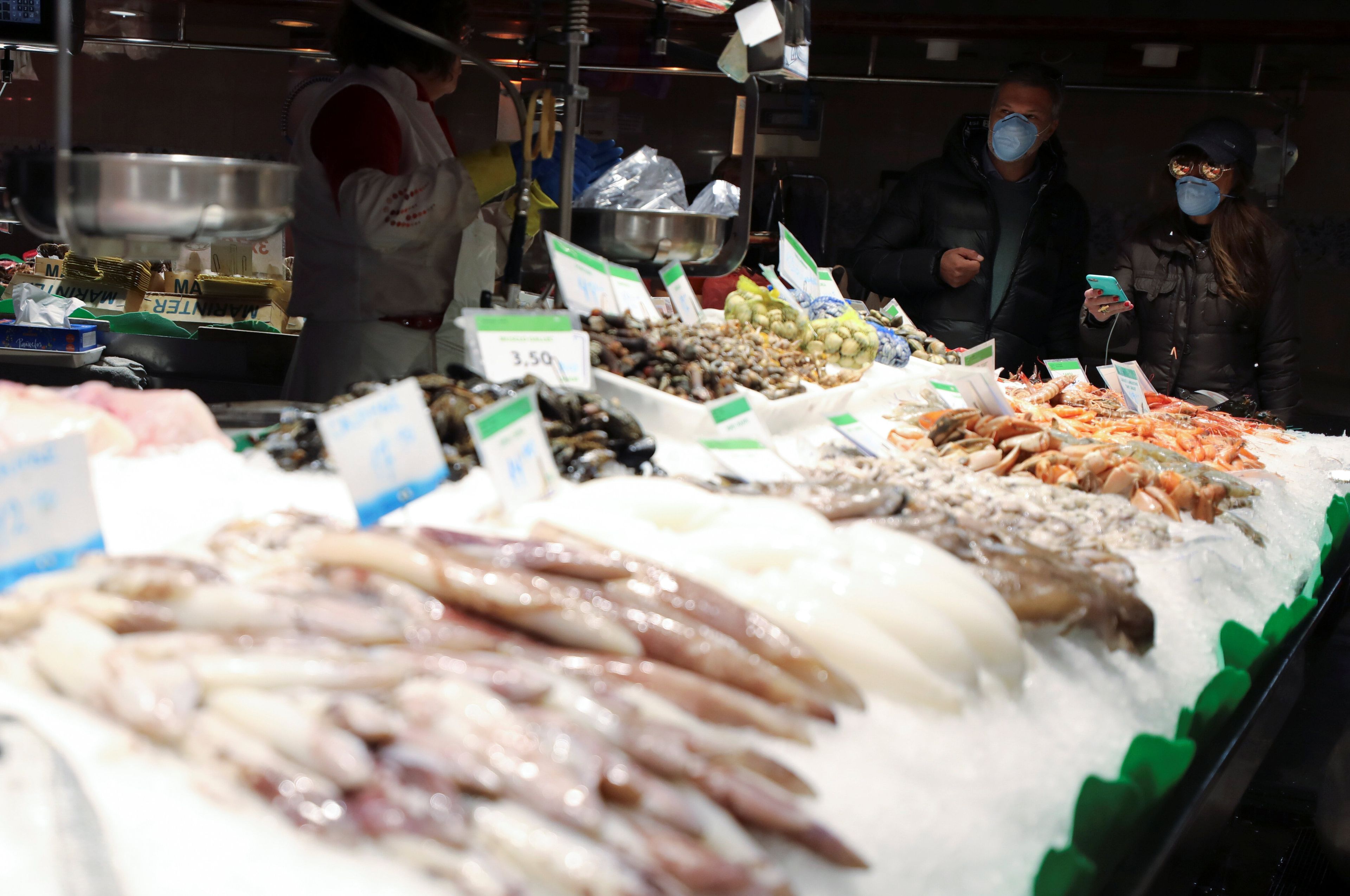 Mercado de pescado en Barcelona.