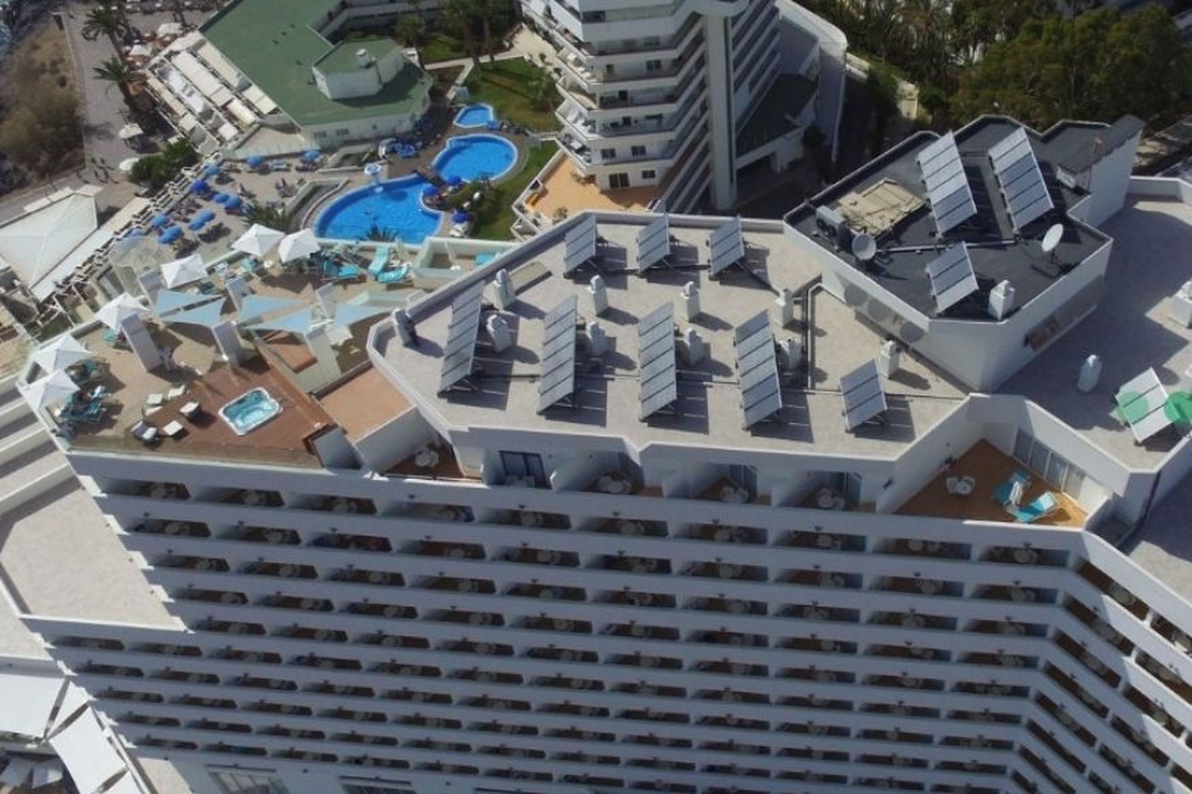 Abora instaló sus paneles solares en un hotel de Iberostar en Tenerife.