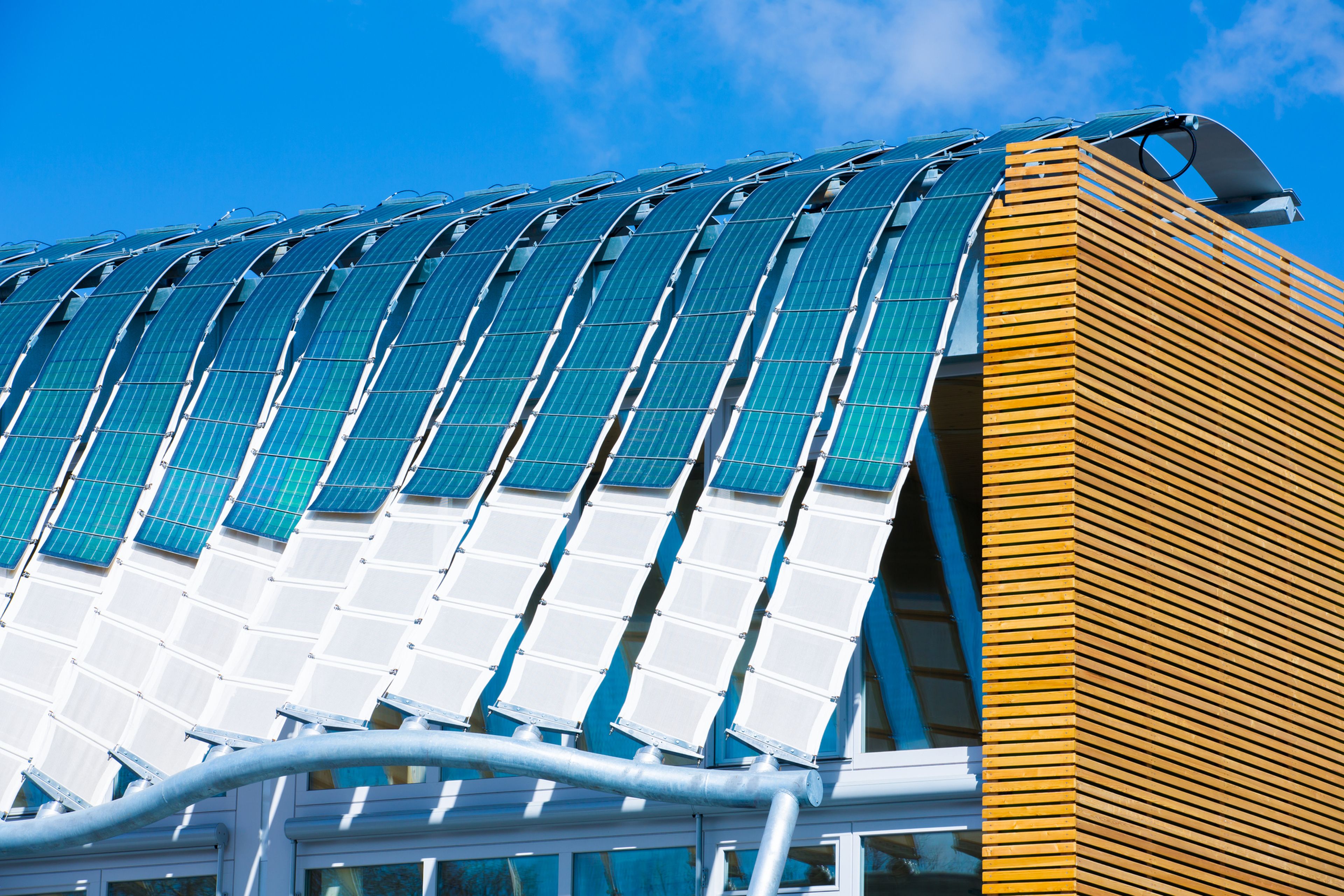 Paneles solares flexibles en un edificio de Hamburgo.