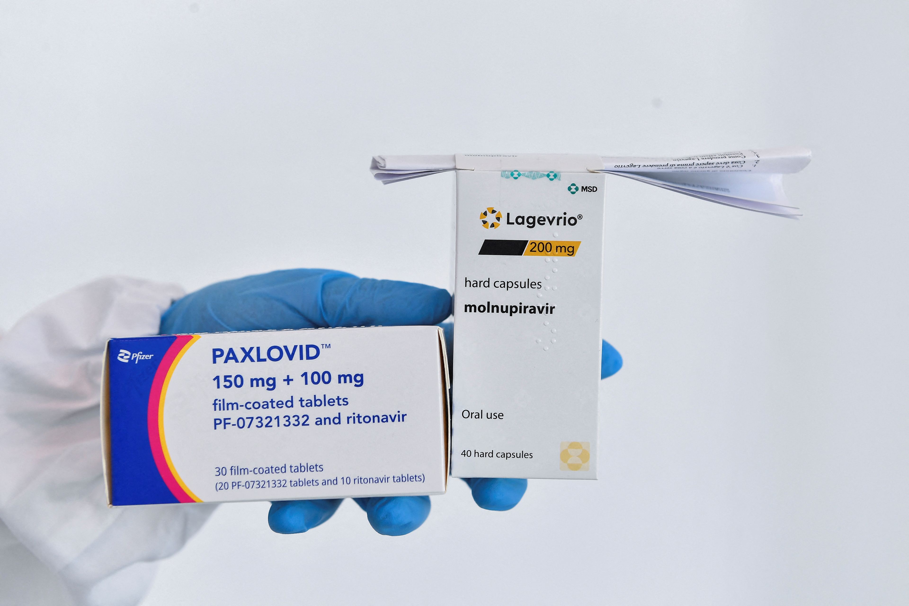 Paxlovid, el fármaco de Pfizer contra el coronavirus, junto al Molnupiravir de Merck.