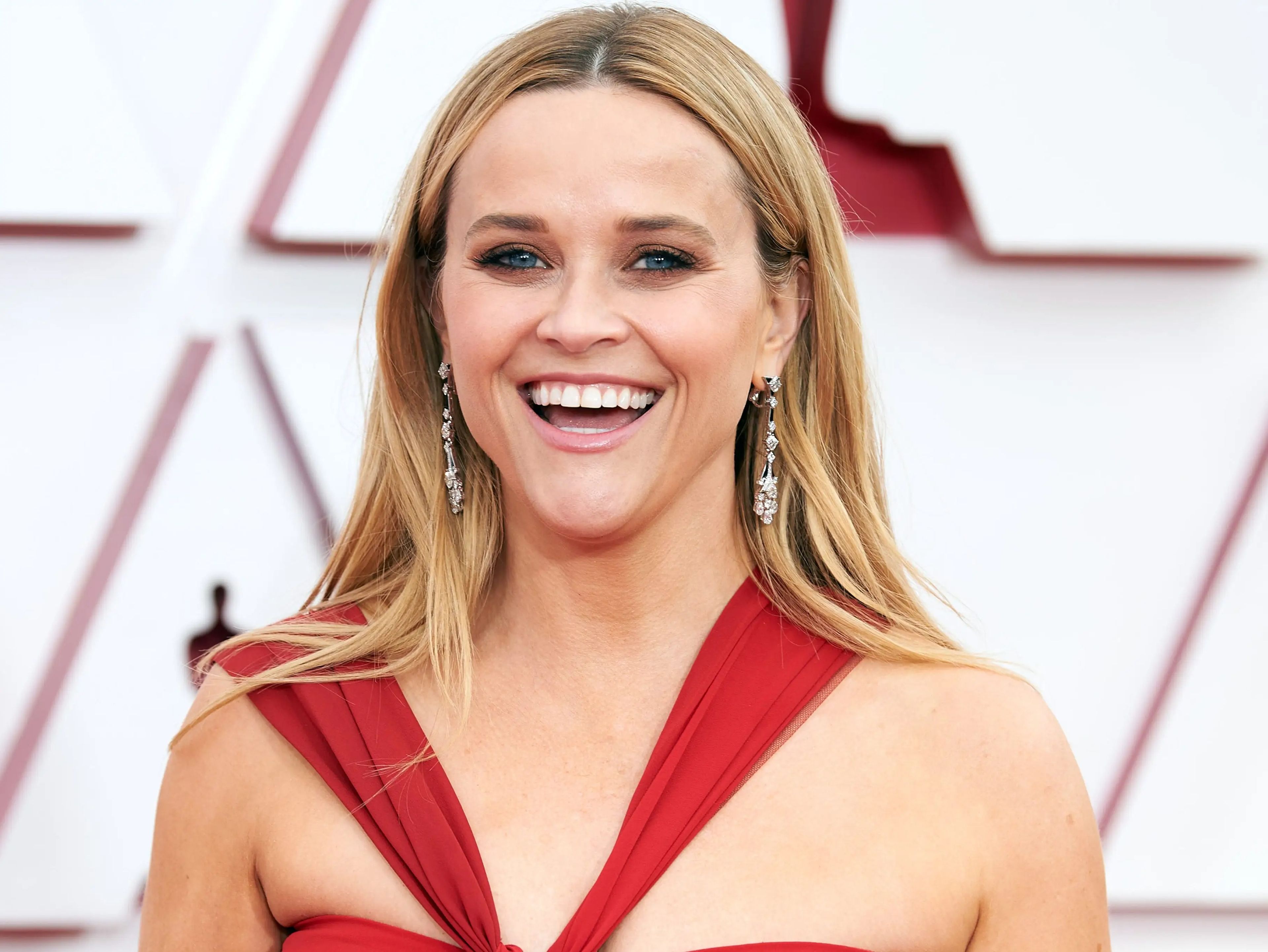 Reese Witherspoon asistiendo a la 93ª edición de los Premios de la Academia el 25 de abril de 2021.