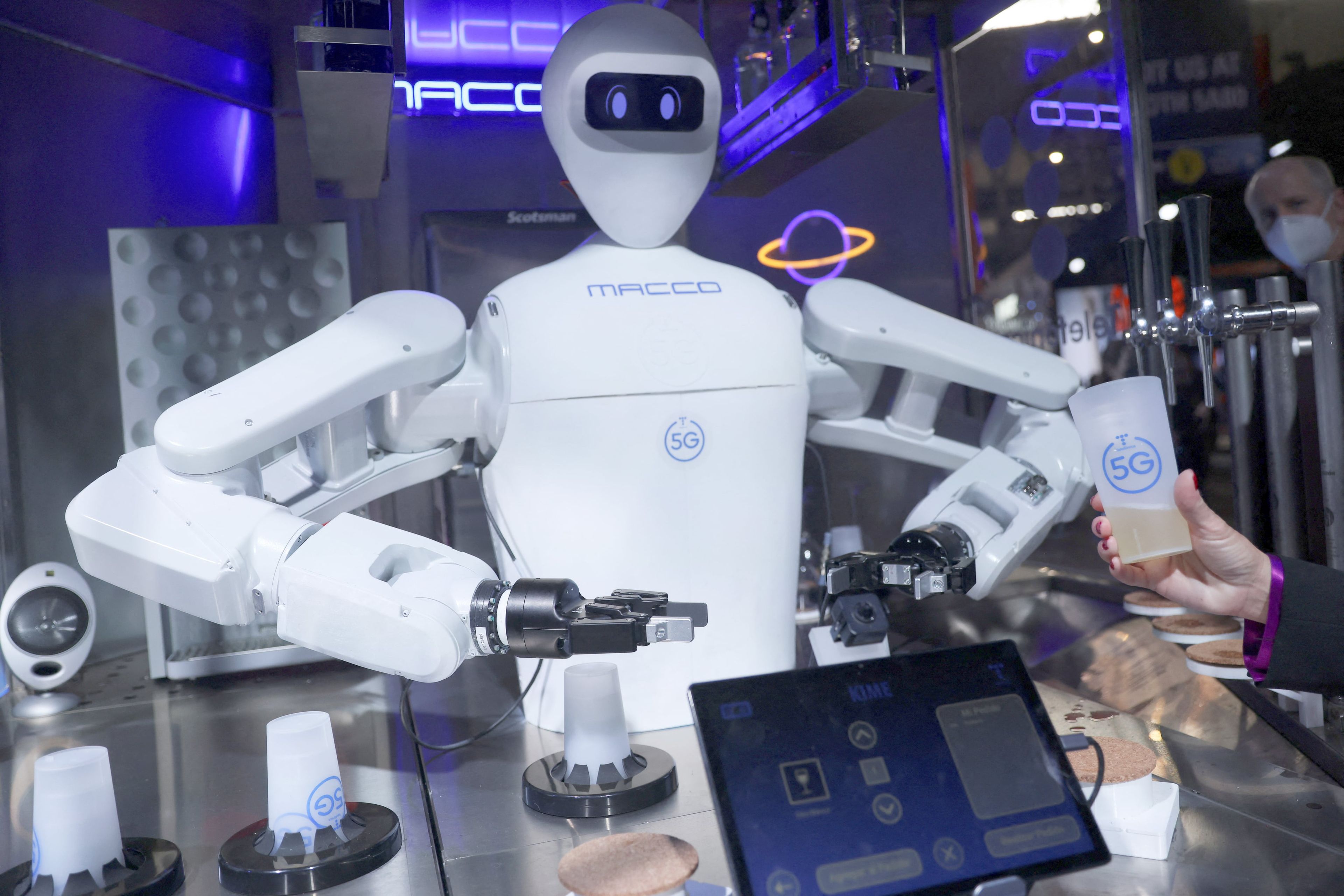 Un robot en el MWC 2022