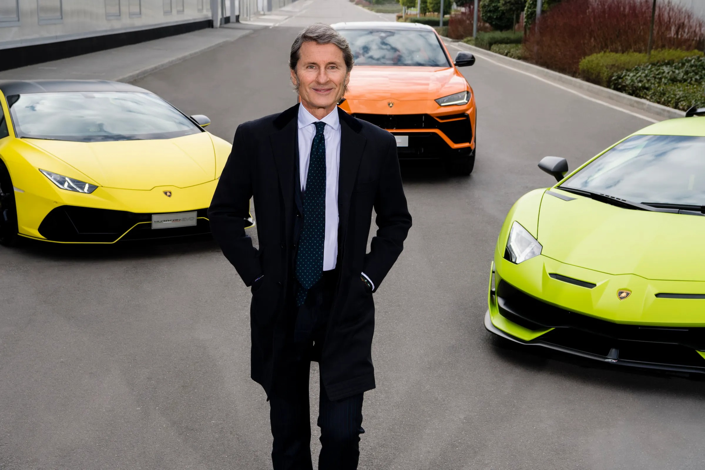 Por qué Lamborghini no quiere hacer coches 100% eléctricos, según su CEO |  Business Insider España