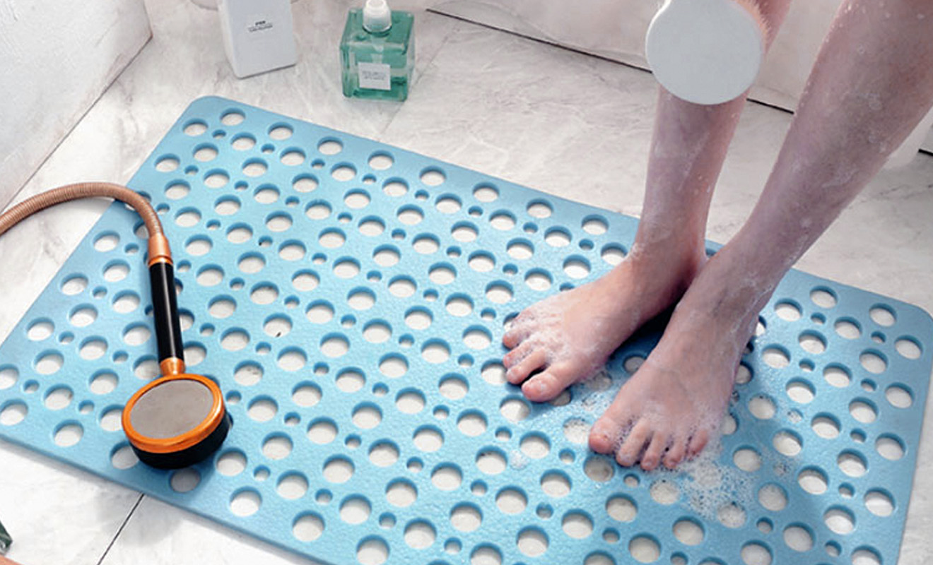 Glorioso ajo Guinness Cómo limpiar la alfombrilla antideslizante de la ducha | Business Insider  España