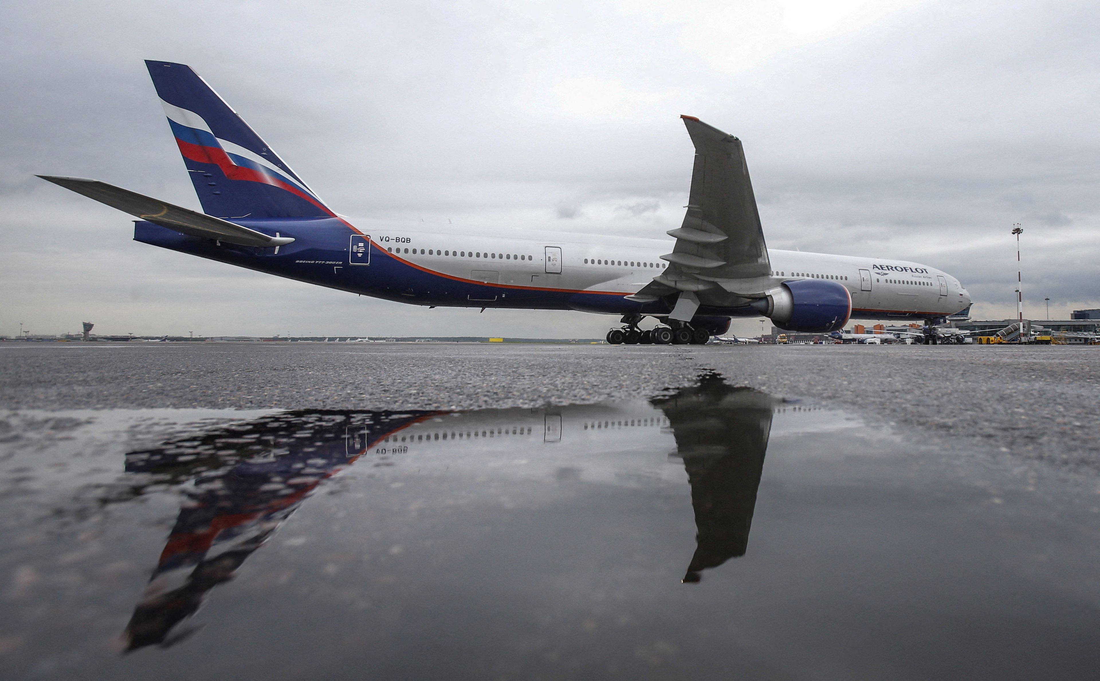 Un avión Boeing 777-300ER de Aeroflot en el aeropuerto internacional de Sheremetyevo, a las afueras de Moscú, Rusia.