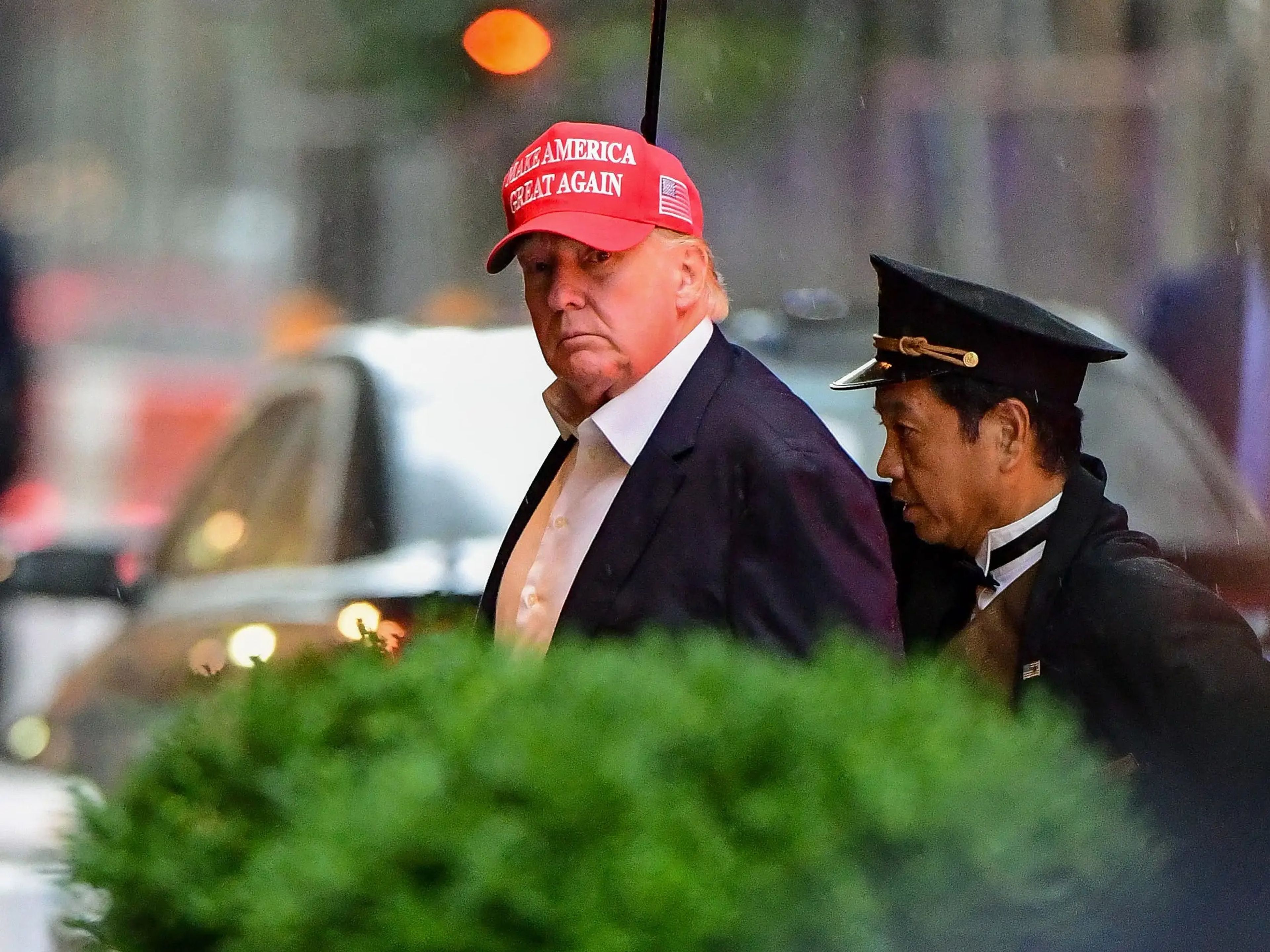 El expresidente Donald Trump llegando a la Torre Trump en Manhattan el 22 de agosto de 2021, en Nueva York.