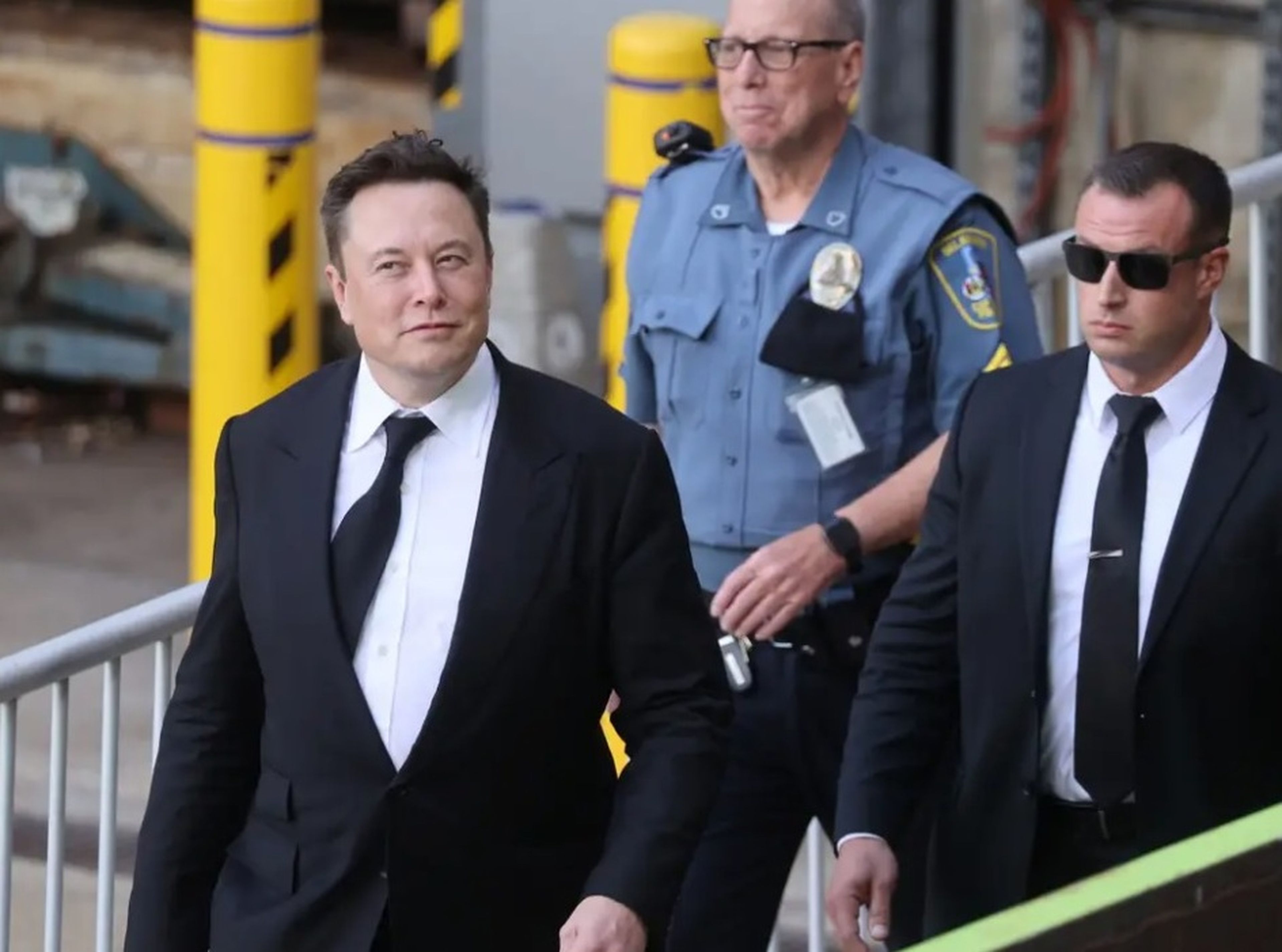 Elon Musk llega al tribunal de la Cancillería en Delaware el 12 de julio para defender la adquisición de SolarCity por parte de Tesla.
