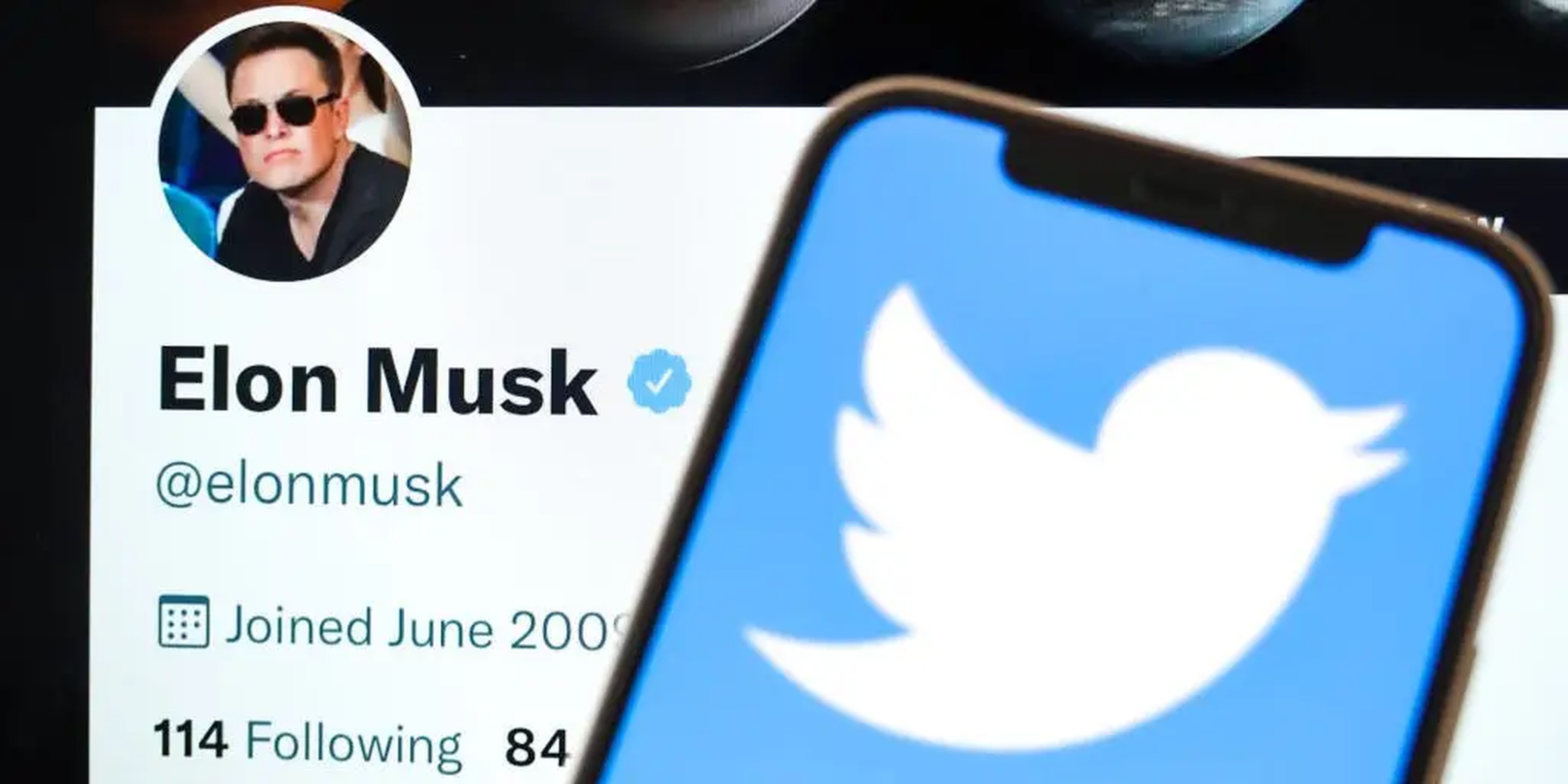Musk está asumiendo una gran cantidad de deuda para comprar Twitter, lo que podría suponer para la empresa -y para él- unos costes de intereses enormes.