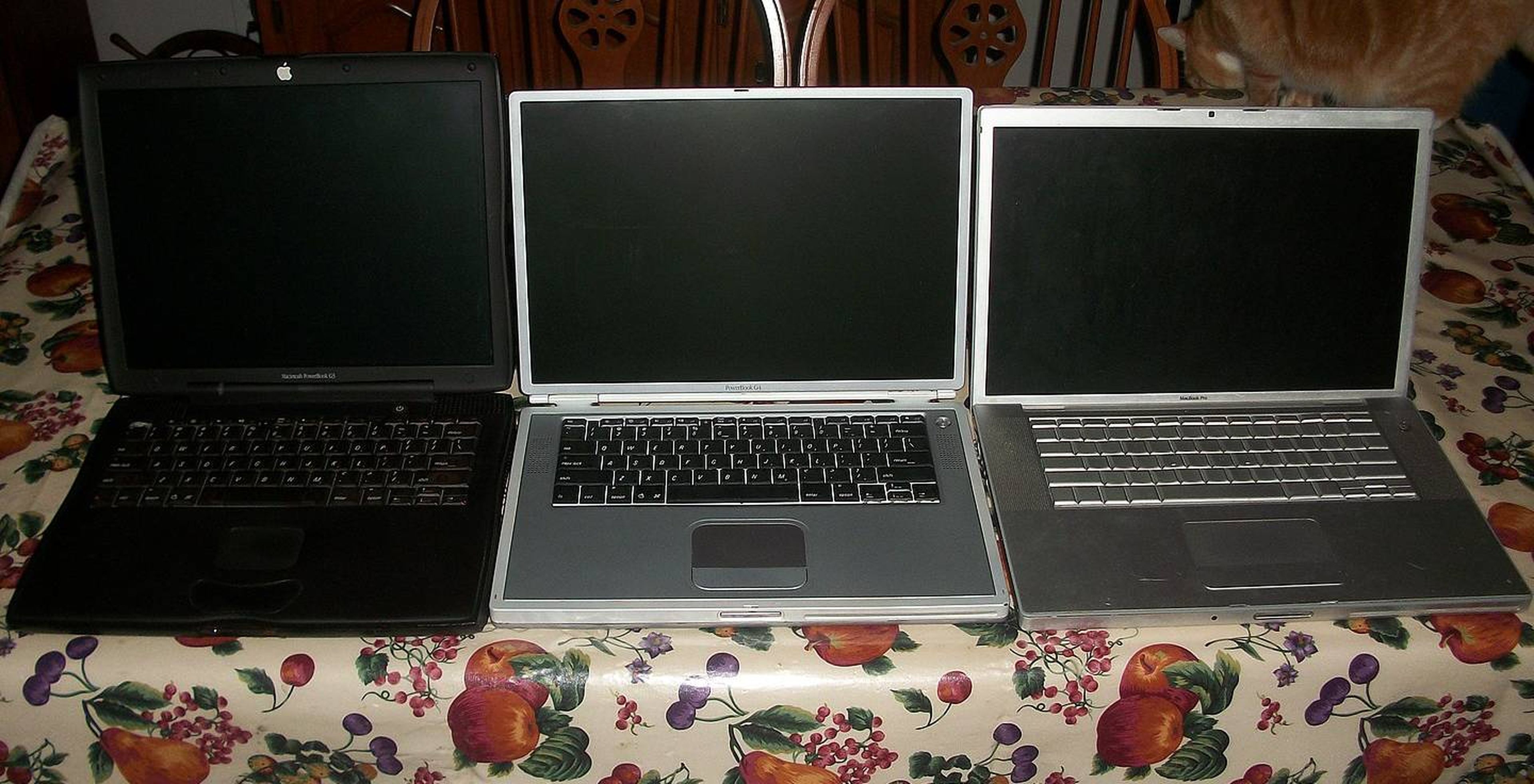 Comparativa, de izquierda a derecha: PowerBook G3, PowerBook G4 y MacBook Pro.