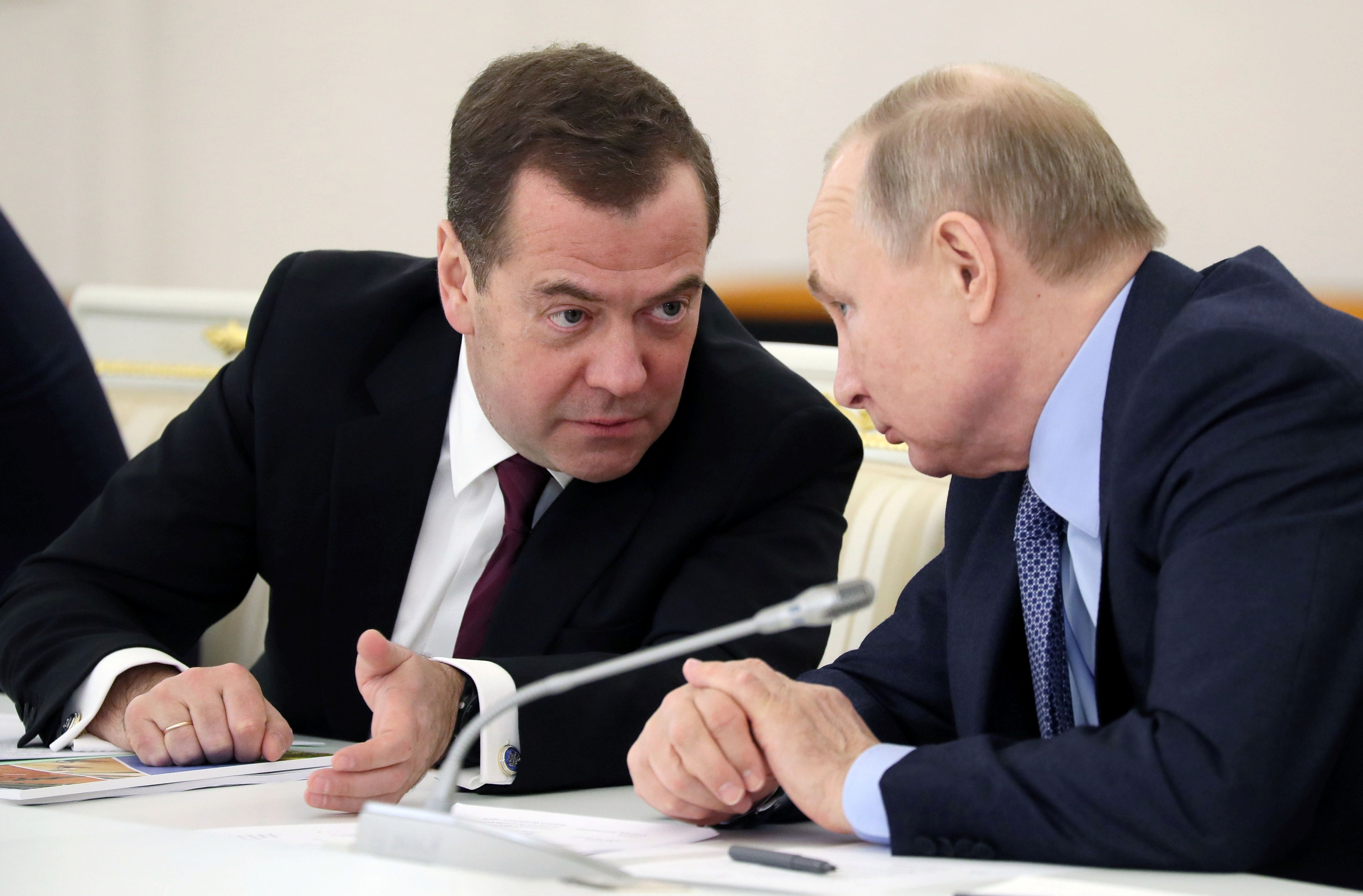 Medvédev y Putin en una sesión del gobierno ruso