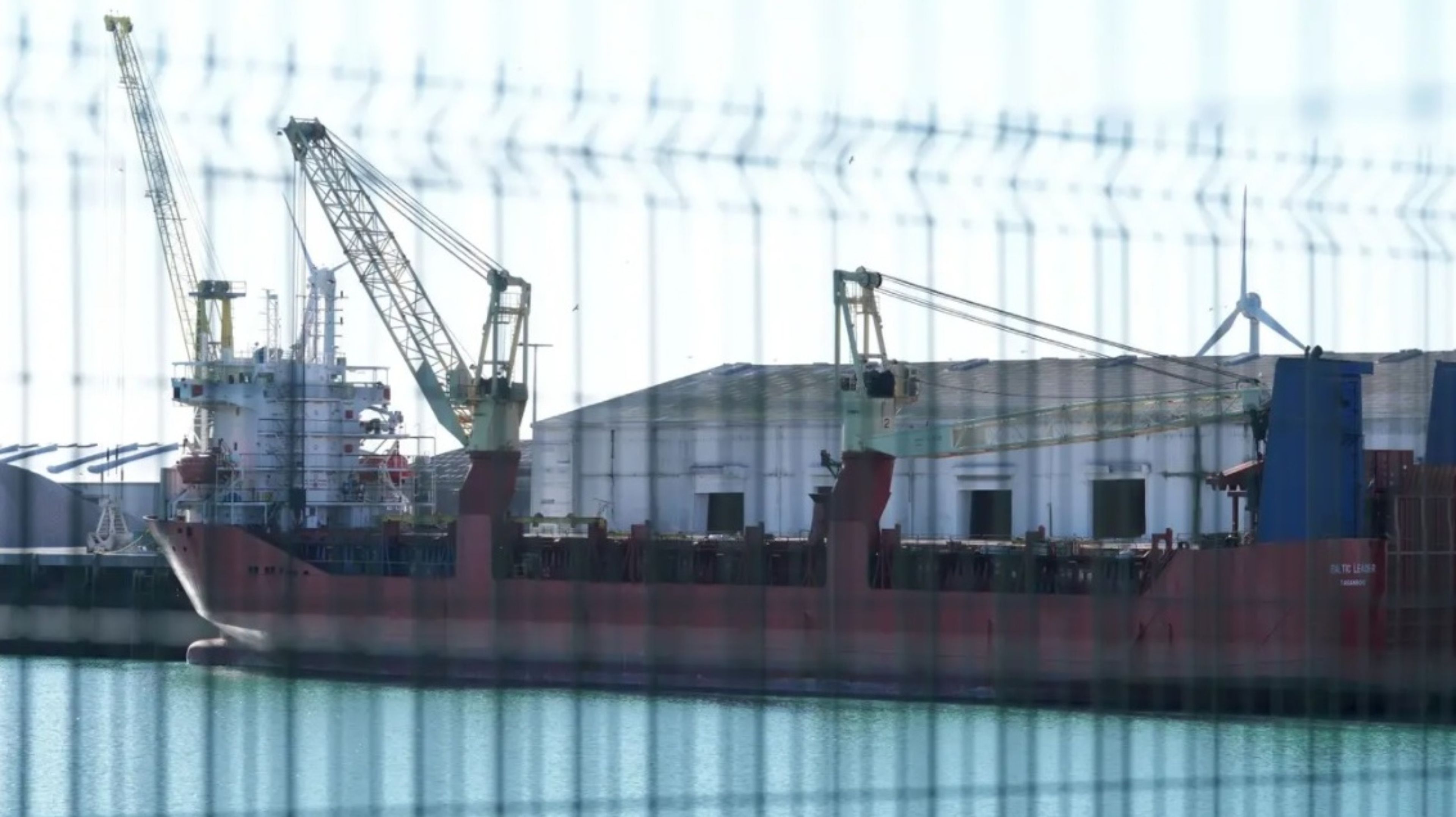 Tras las sanciones, las autoridades francesas interceptaron un barco comercial de propiedad rusa en el estrecho de Pas-de-Calais.