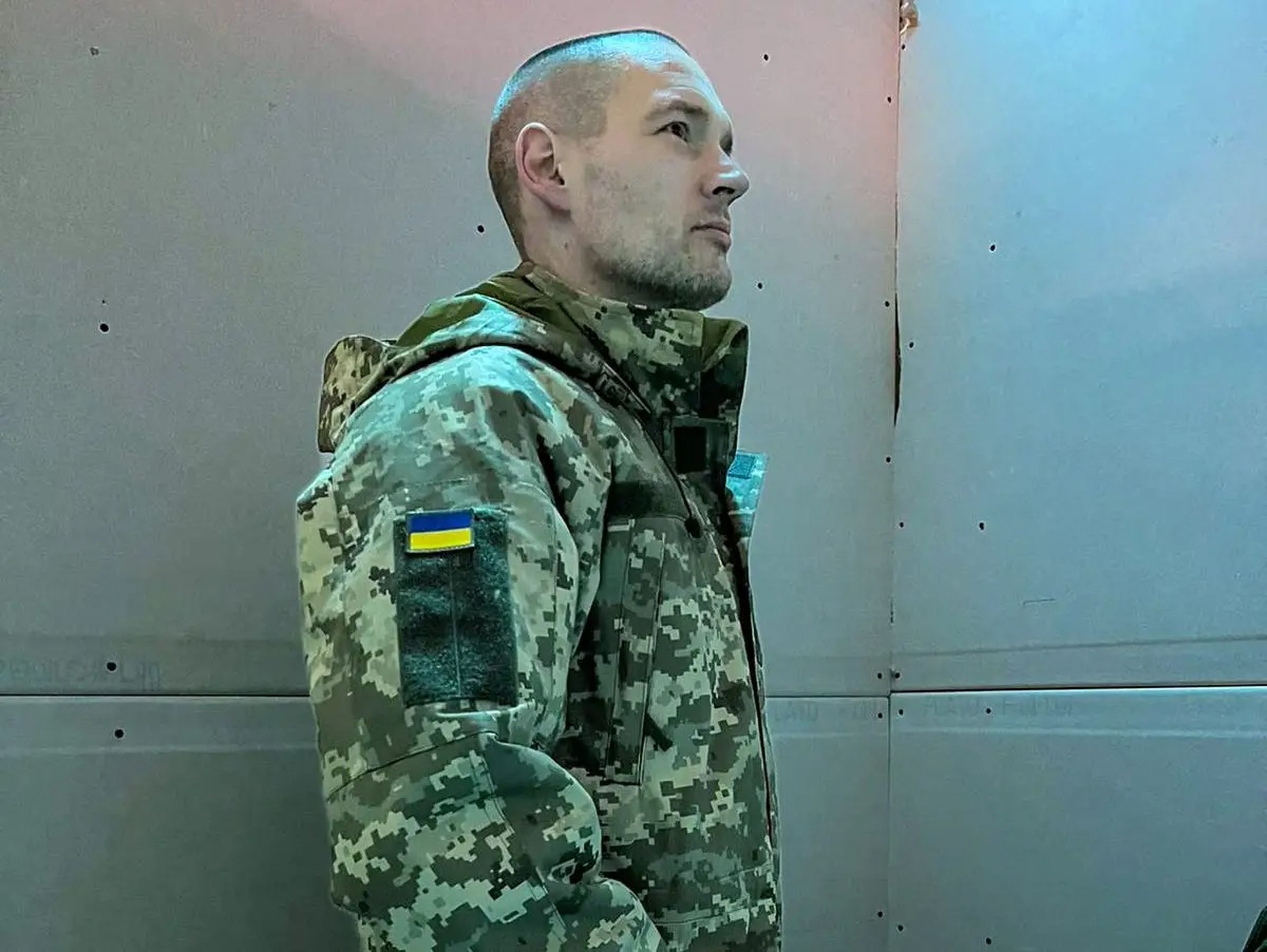 Tobias en uniforme durante el entrenamiento en Yavoriv.