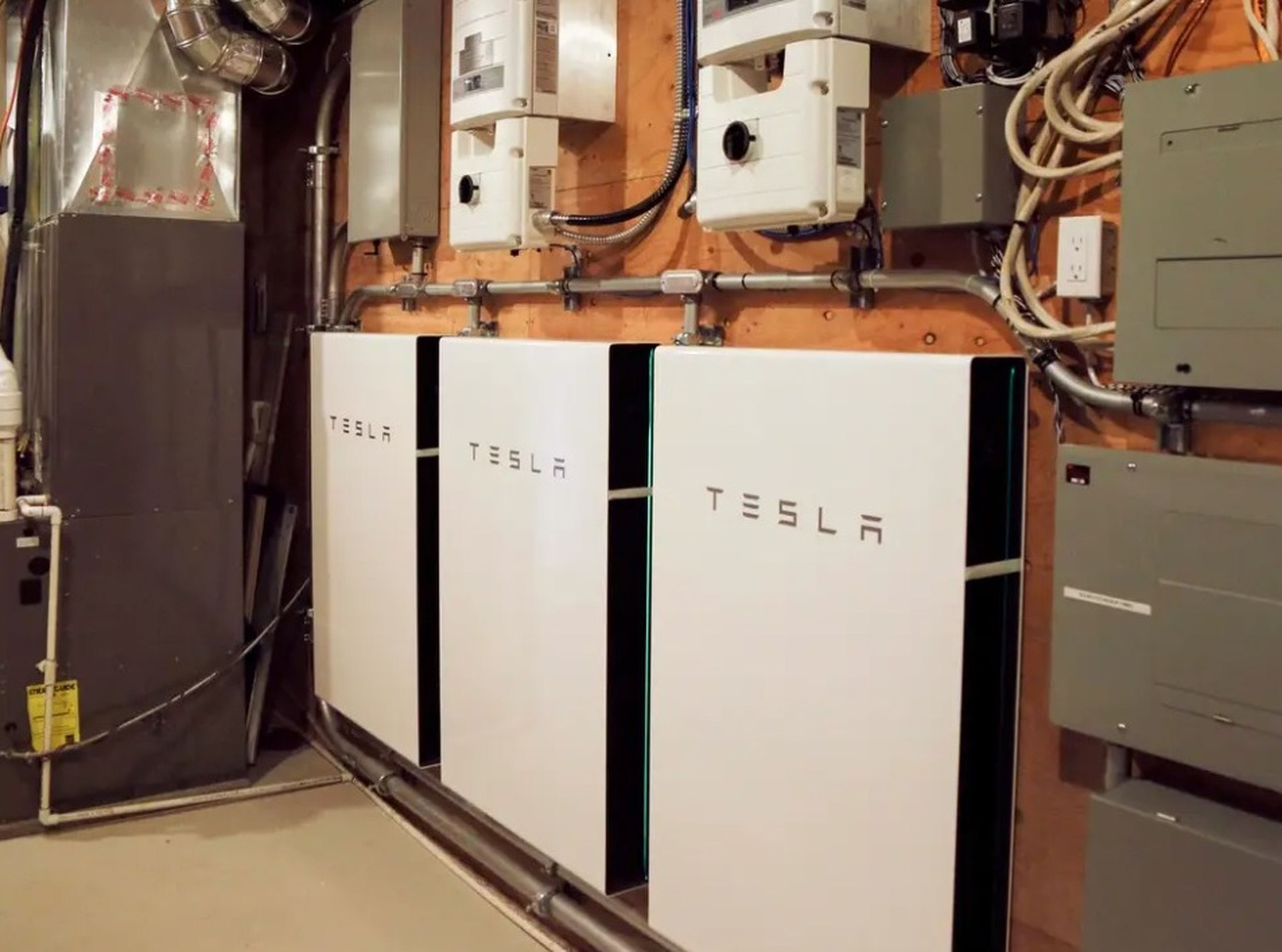 Tres baterías Tesla Powerwall.