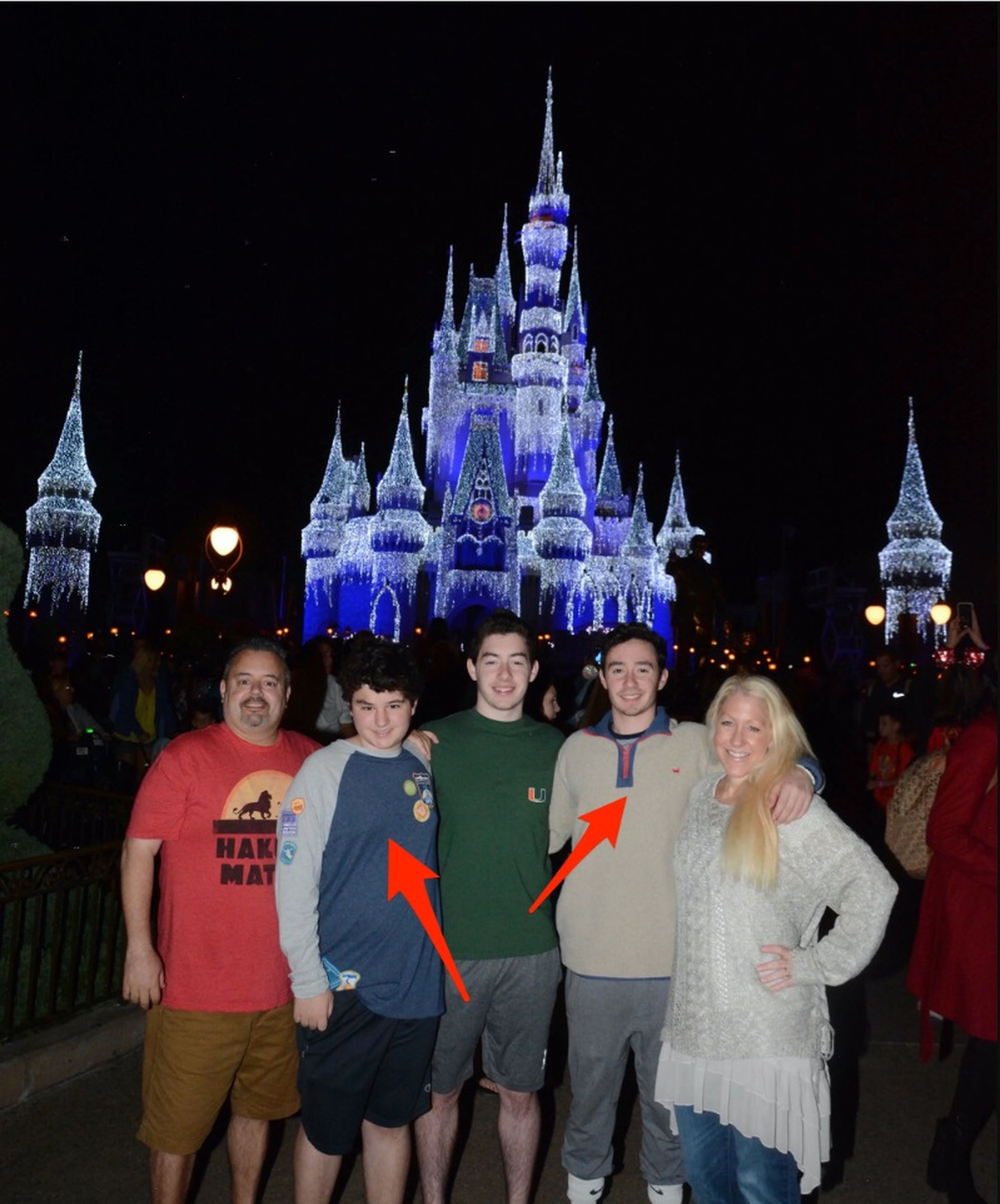 Antonelle y su familia en Disney
