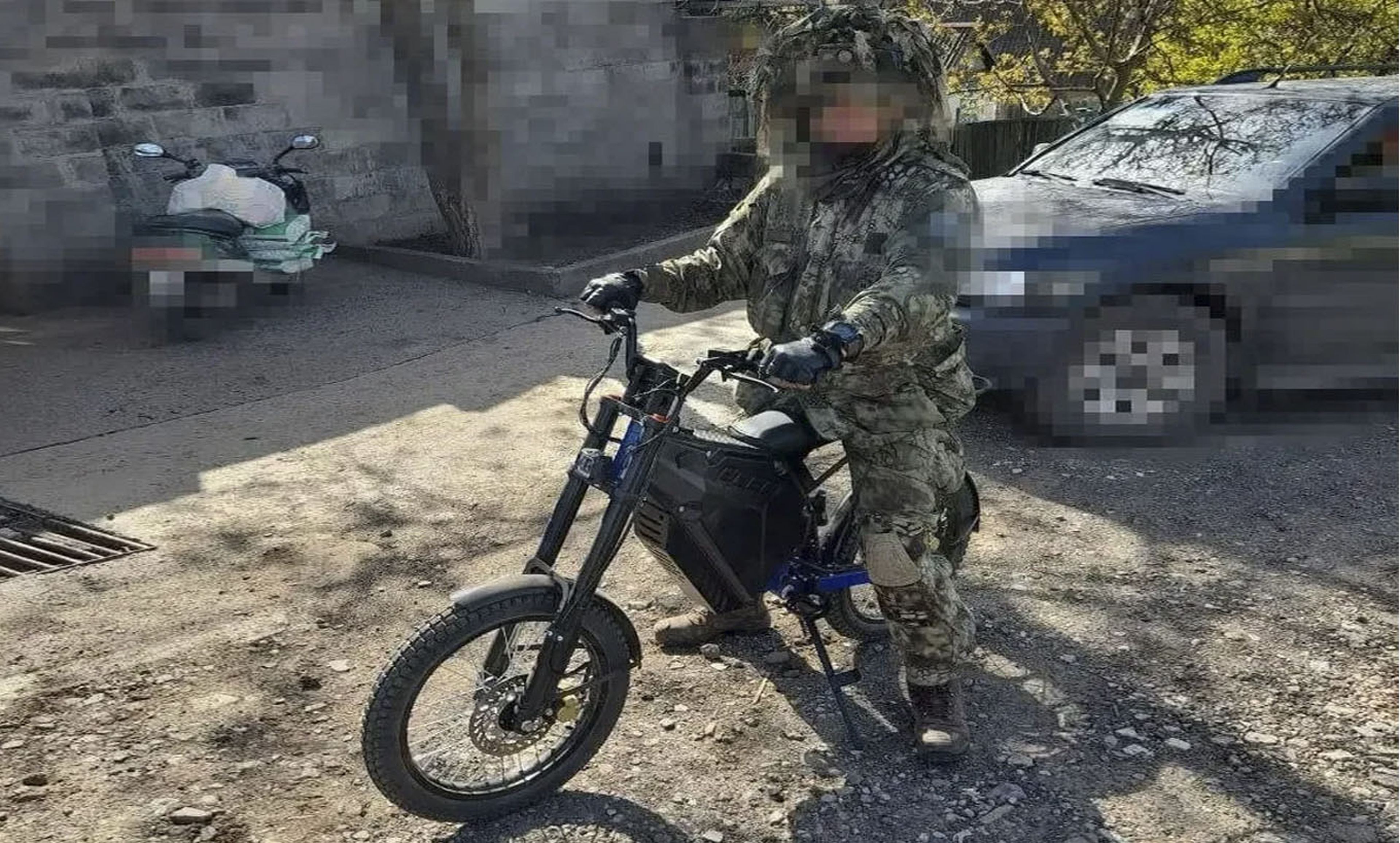 Bicicletas eléctricas que usa el ejército ucraniano para abatir los tanques rusos