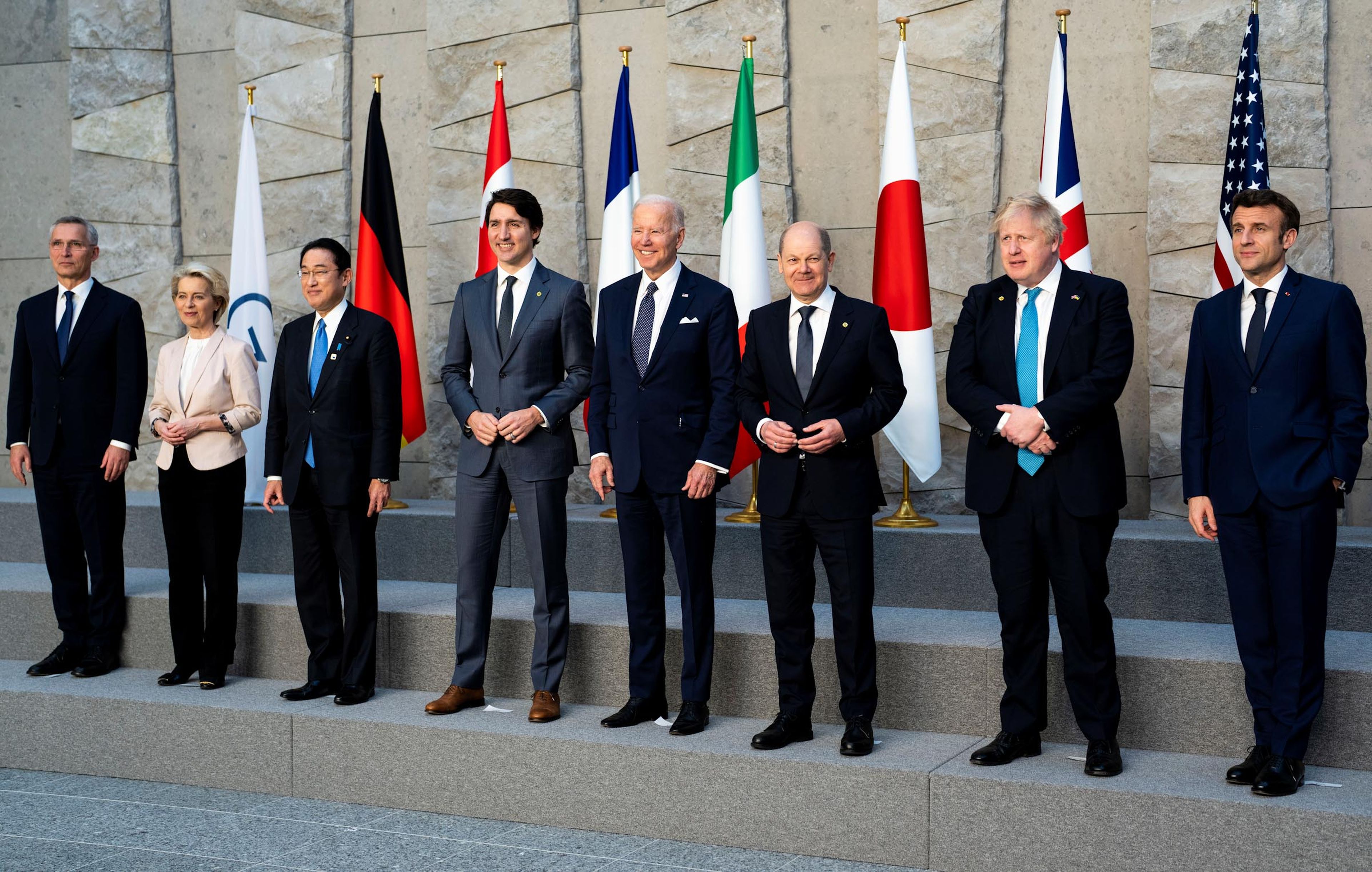 Cumbre del G7, con Ursula von der Leyen, presidenta de la Comisión Europea.