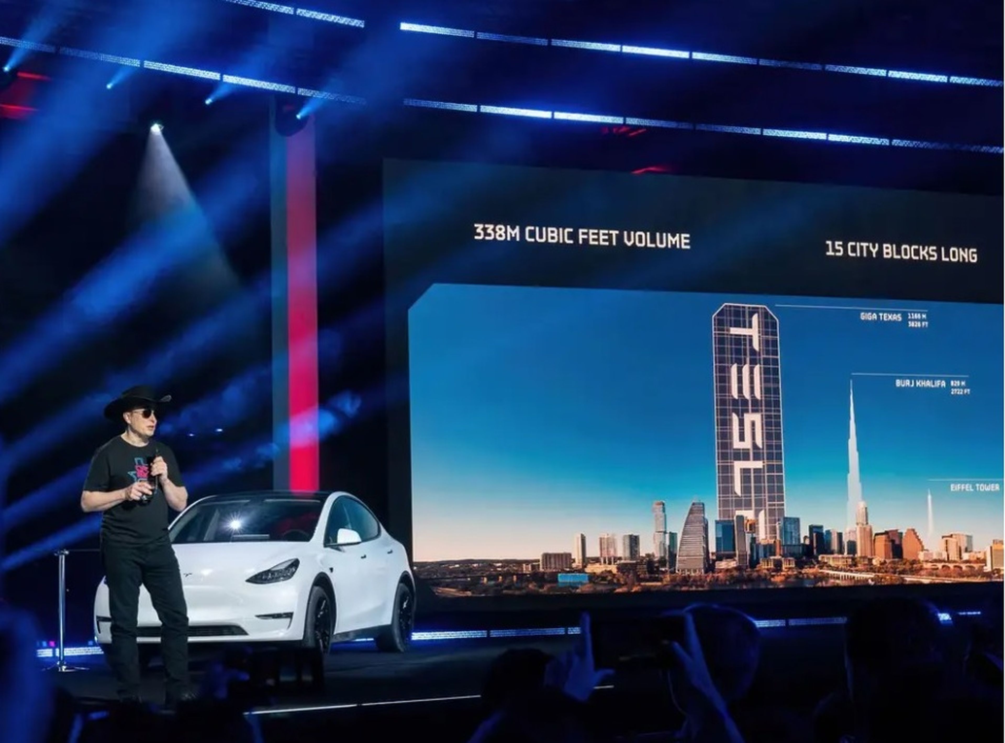 Elon Musk, CEO de Tesla Motors, habla en la fiesta de inauguración de la fábrica de Tesla Giga Texas "Cyber Rodeo" el 7 de abril de 2022 en Austin, Texas.