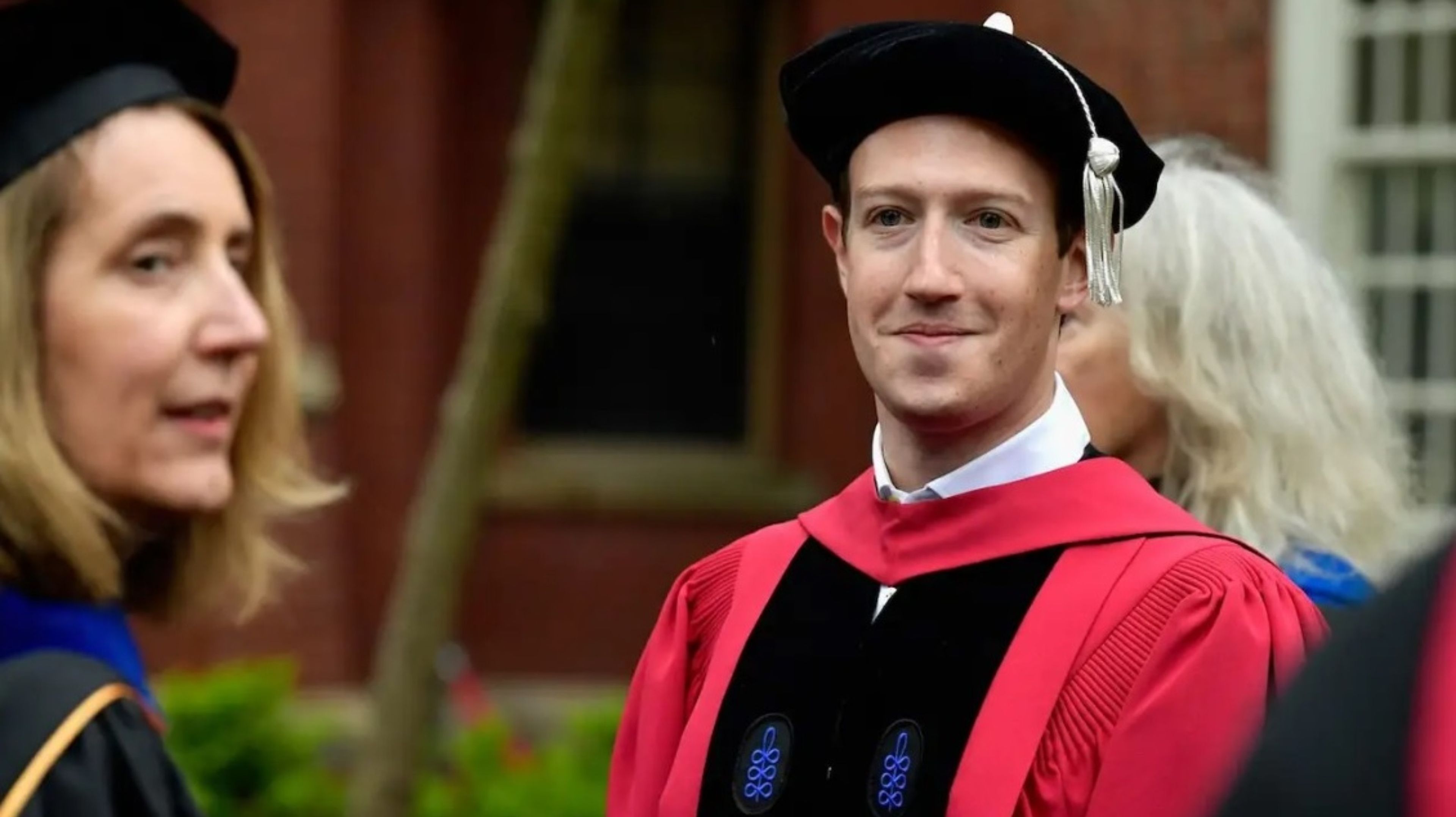 Mark Zuckerberg fue invitado de nuevo a Harvard en 2017, para pronunciar un discurso de graduación.