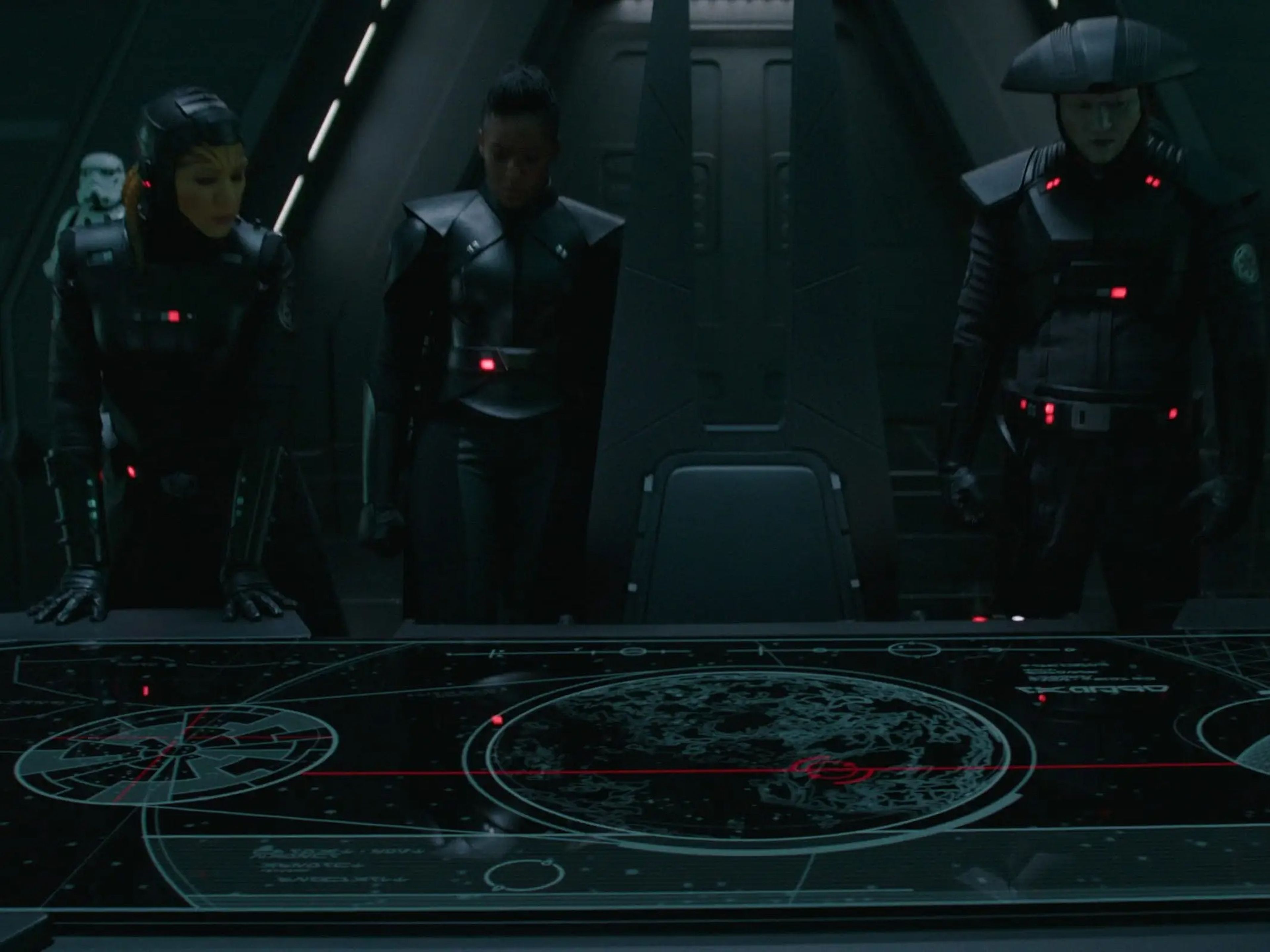 Los inquisidores (Rya Kihlstedt, Moses Ingram, Rupert Friend) en 'Obi-Wan Kenobi'.