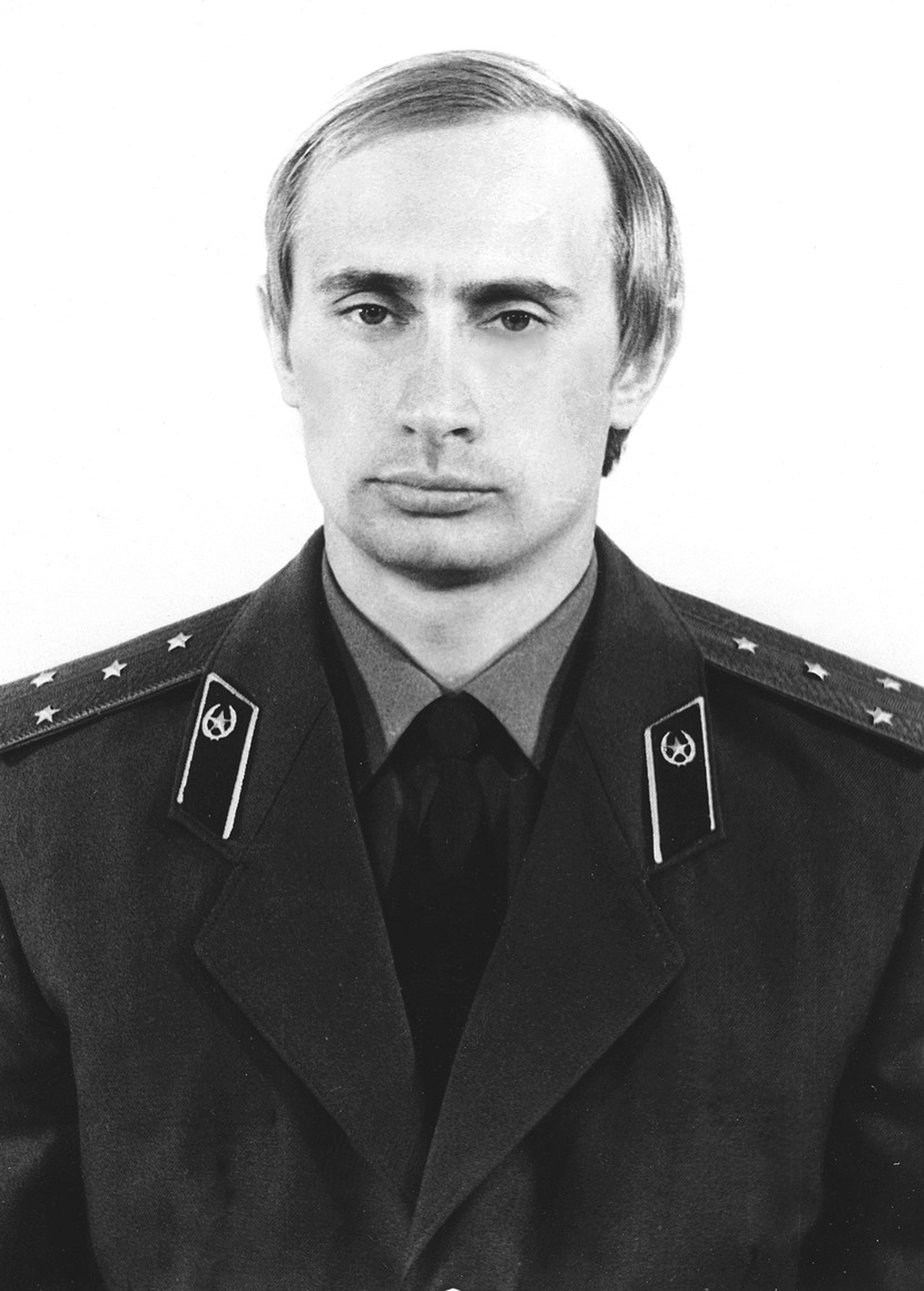 Imágenes de Putin destinado en la RDA.