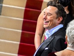 Elon Musk cofundó PayPal después de que su startup, X.com, se fusionara con la de Peter Thiel, Confinity