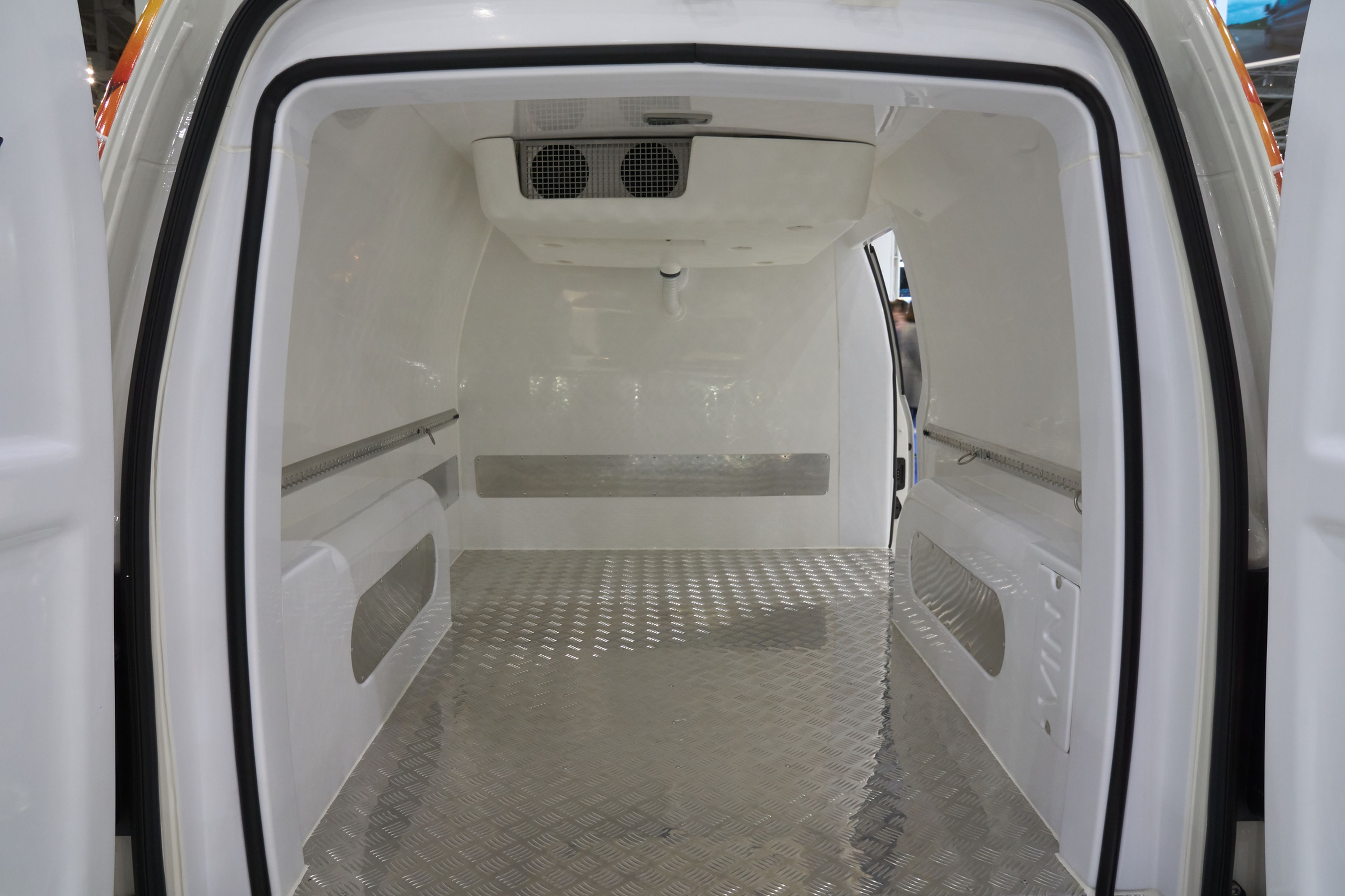 El interior de una furgoneta.