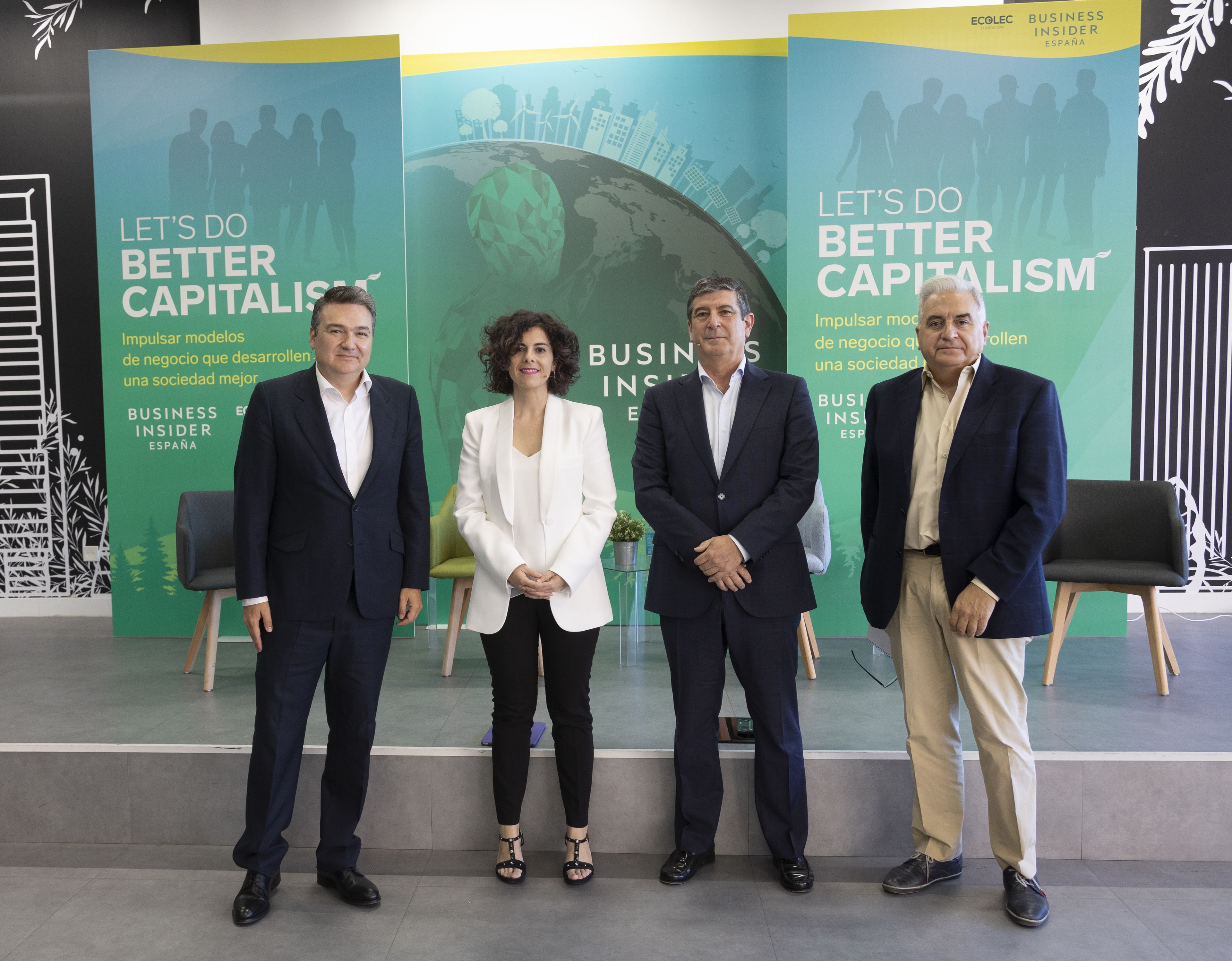 e izquierda a derecha: Germán Granda (Forética), Yovanna Blanco (Business Insider), Luis Moreno (Fundación Ecolec) y Fernando Ferrando (Fundación Renovables).