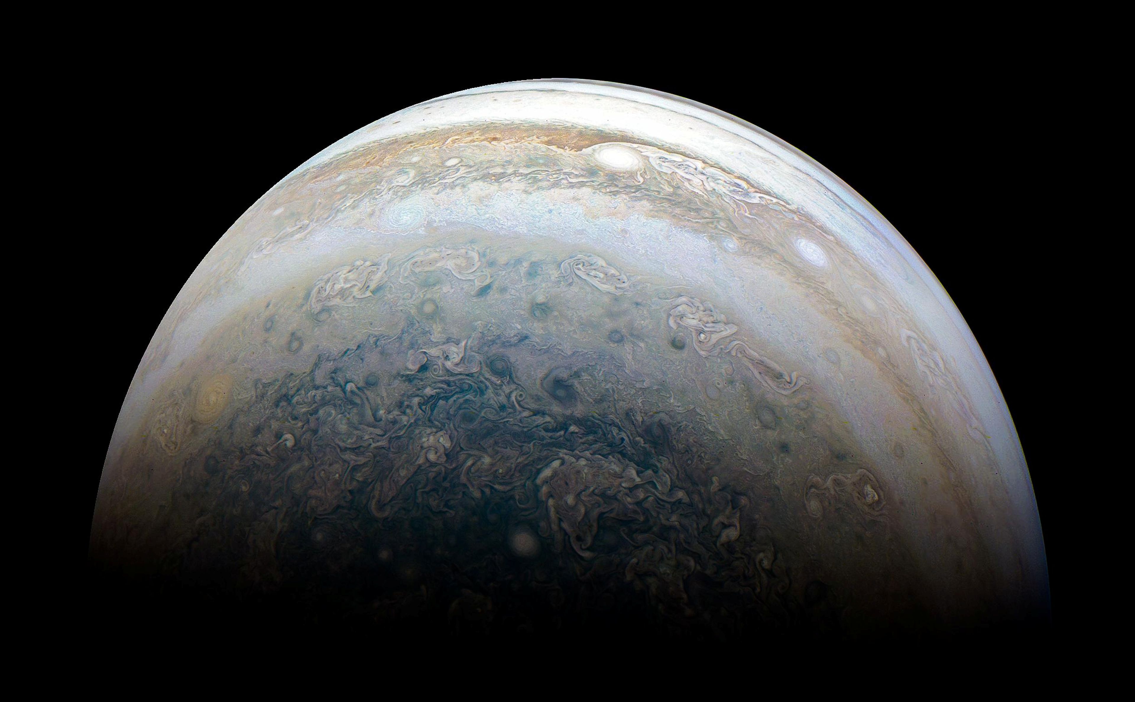 Imagen de Júpiter tomada por la sonda espacial Juno de la NASA en 2018.